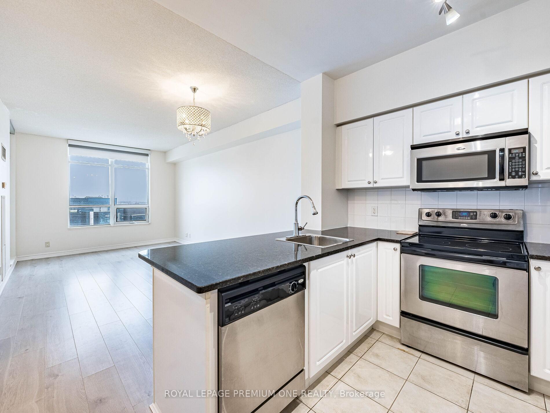 Photo 12 of Unit 815, 9225 Jane Street, Vaughan, Maple — HOMEH