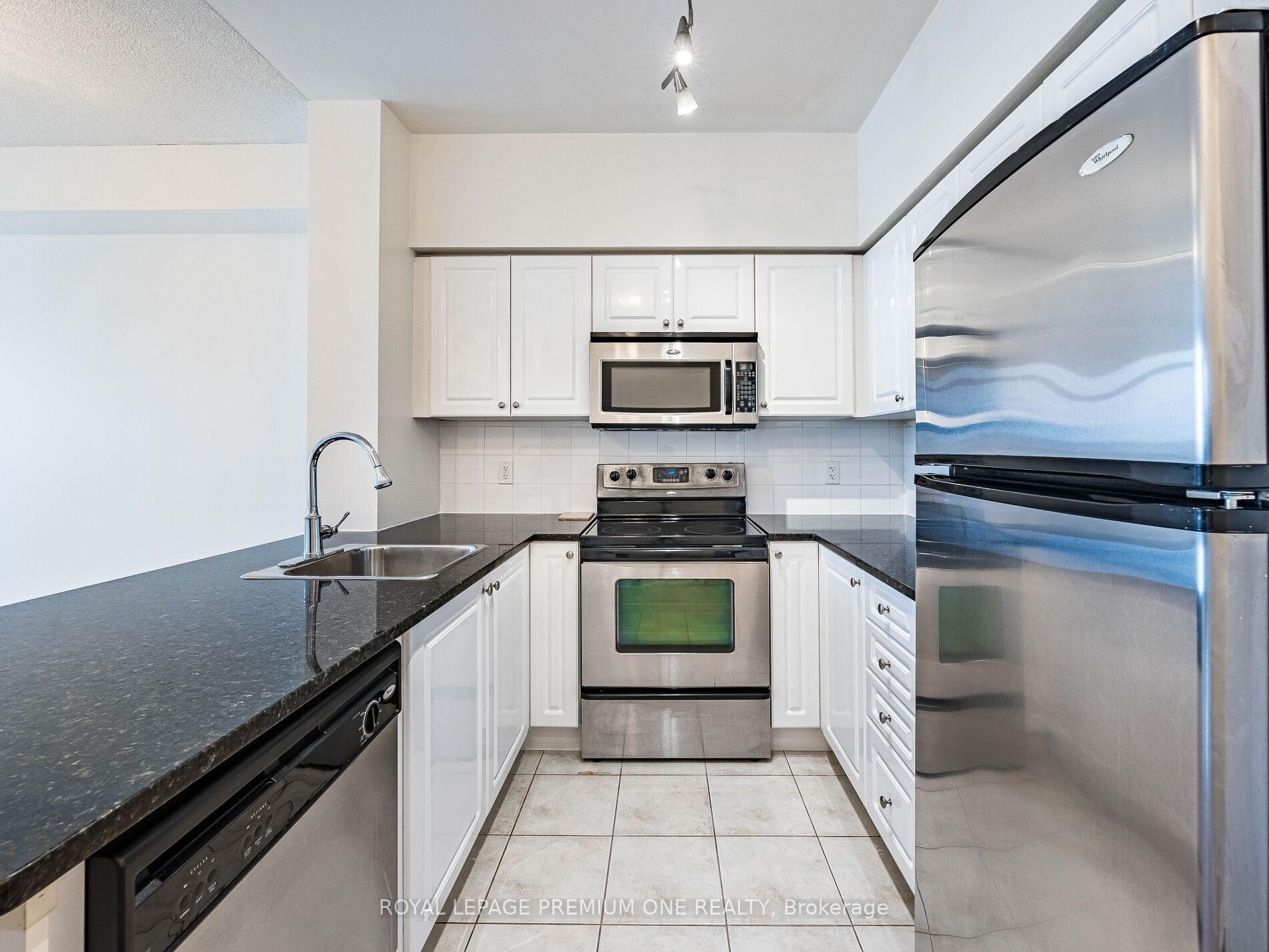 Photo 13 of Unit 815, 9225 Jane Street, Vaughan, Maple — HOMEH
