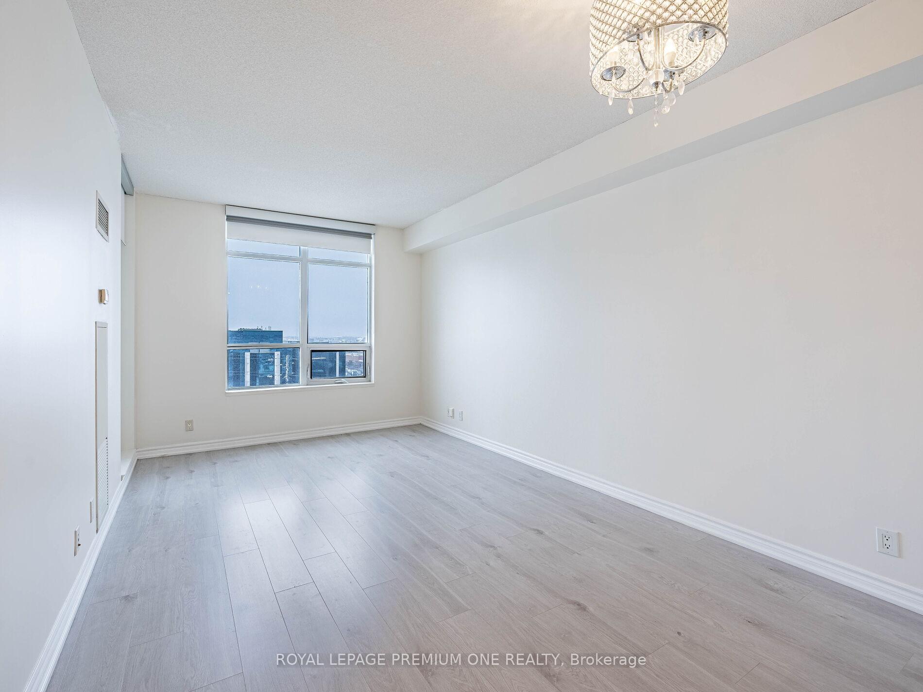 Photo 19 of Unit 815, 9225 Jane Street, Vaughan, Maple — HOMEH