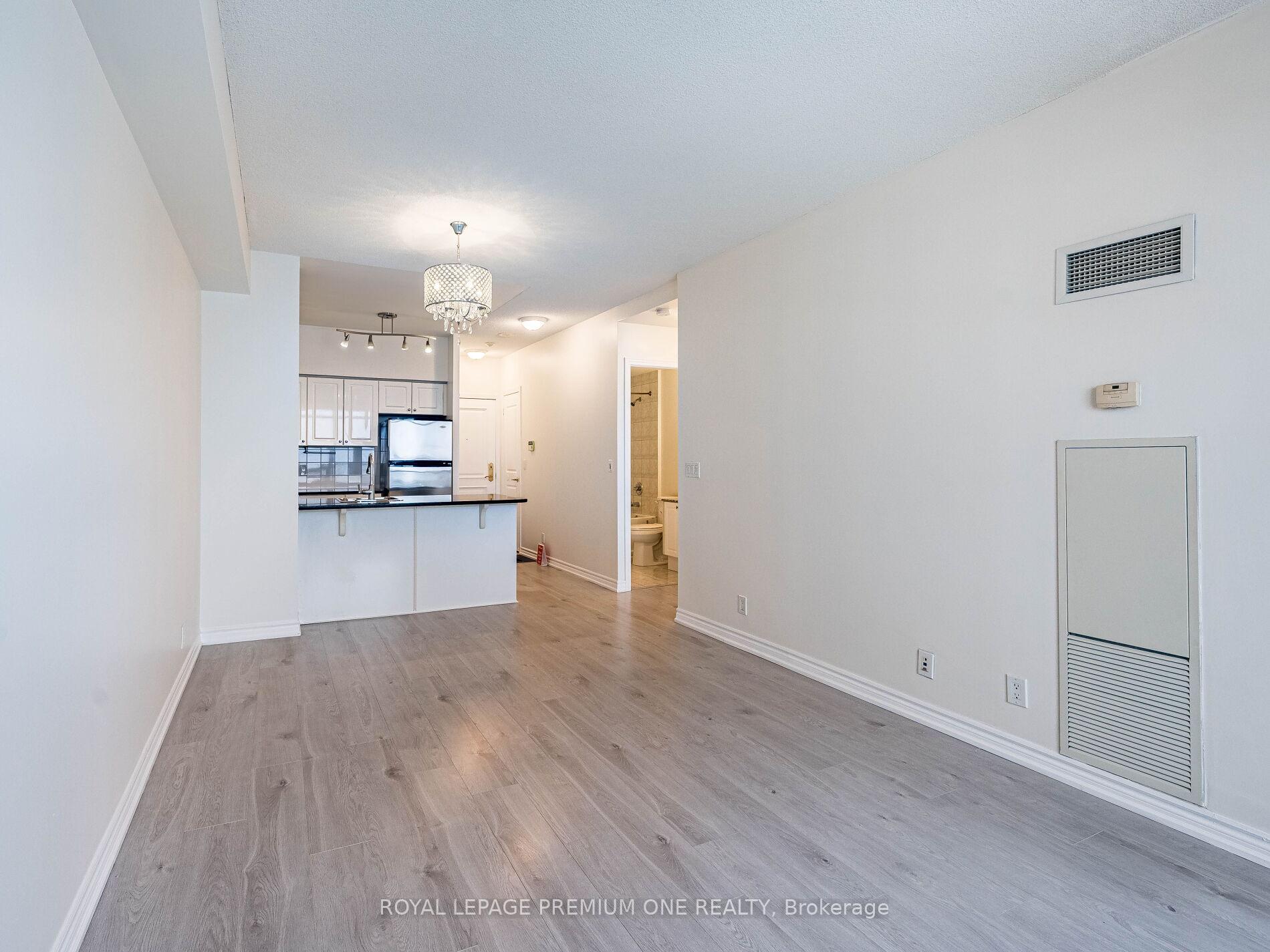 Photo 21 of Unit 815, 9225 Jane Street, Vaughan, Maple — HOMEH