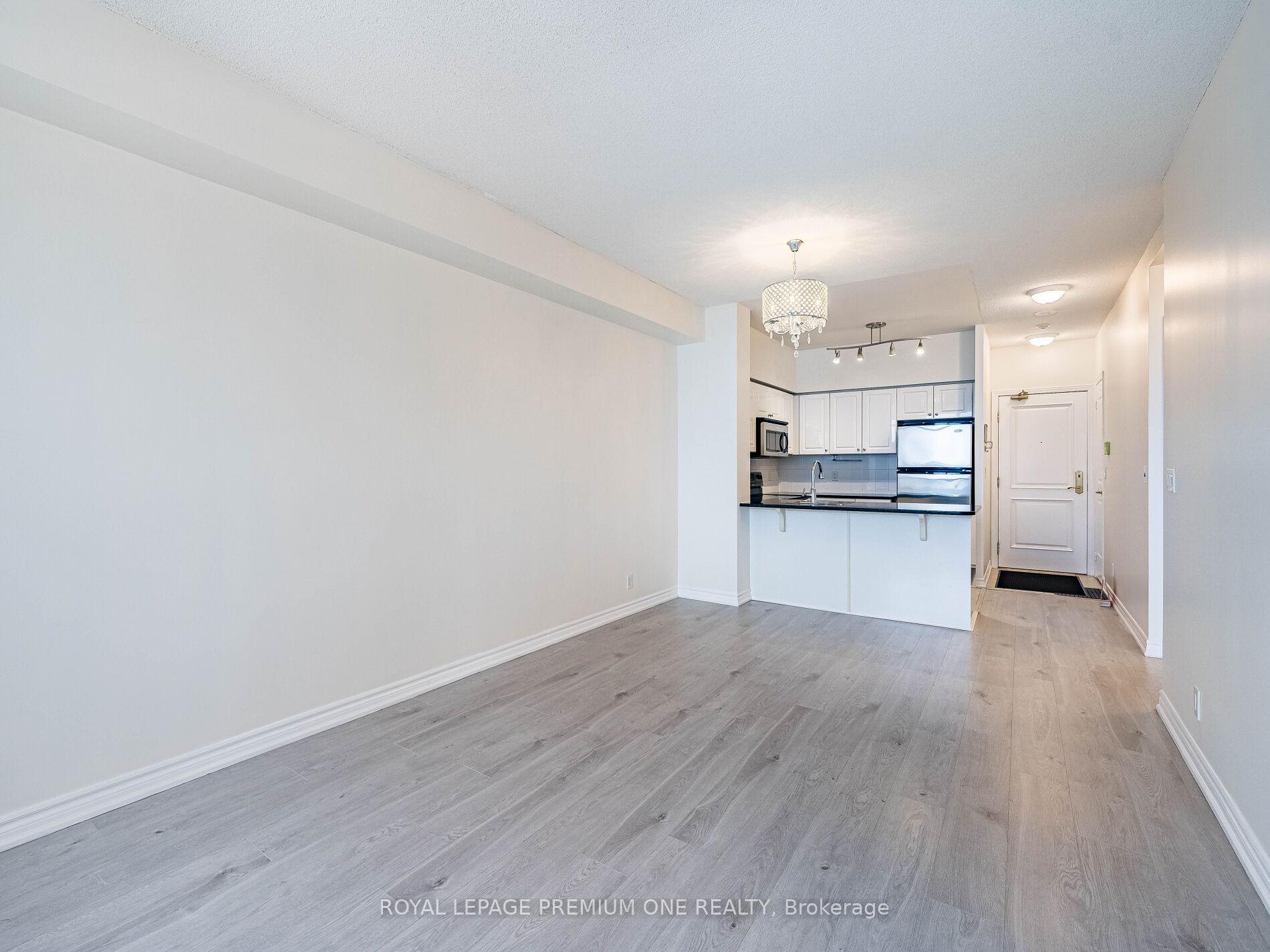 Photo 22 of Unit 815, 9225 Jane Street, Vaughan, Maple — HOMEH