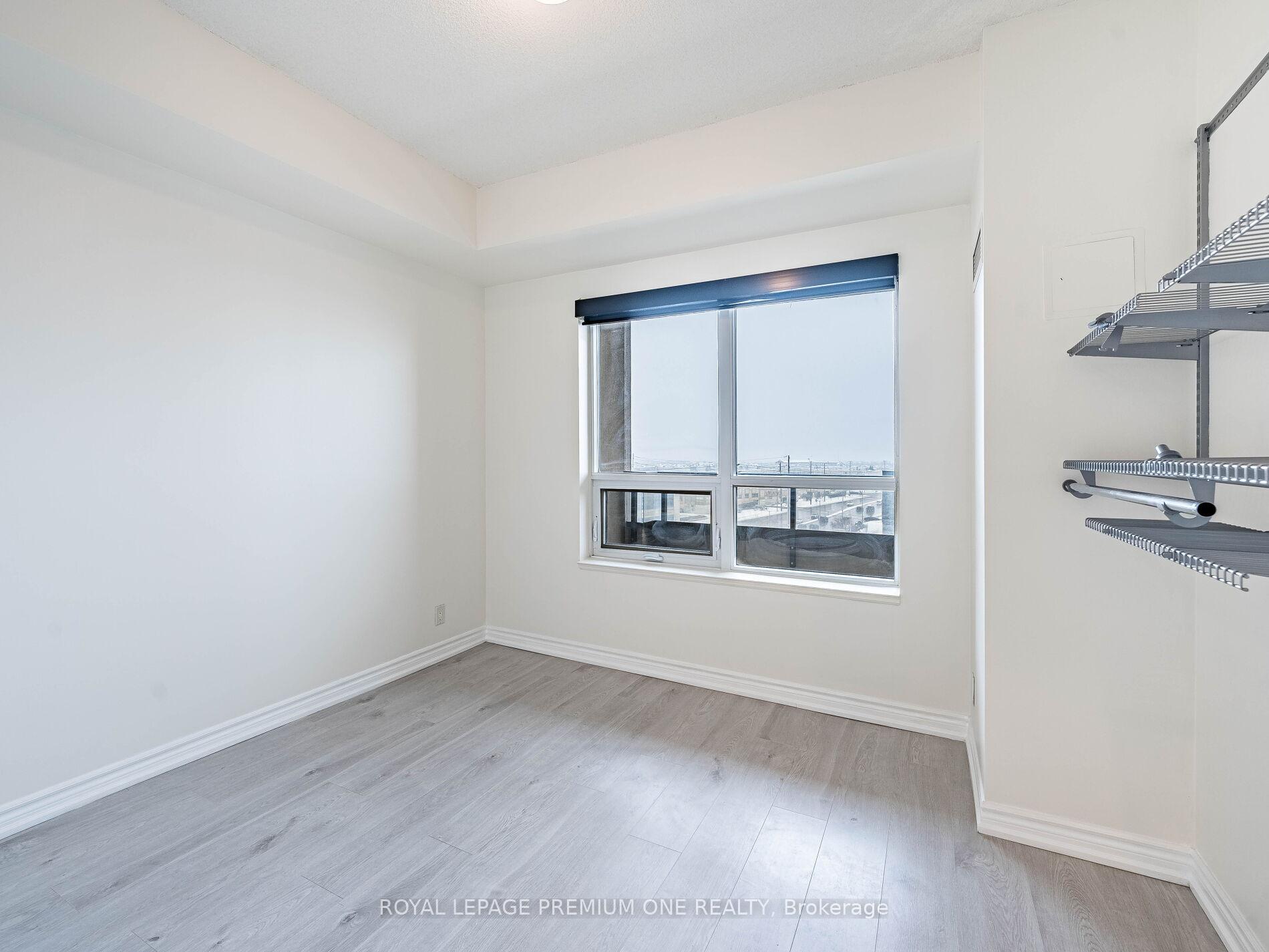 Photo 23 of Unit 815, 9225 Jane Street, Vaughan, Maple — HOMEH