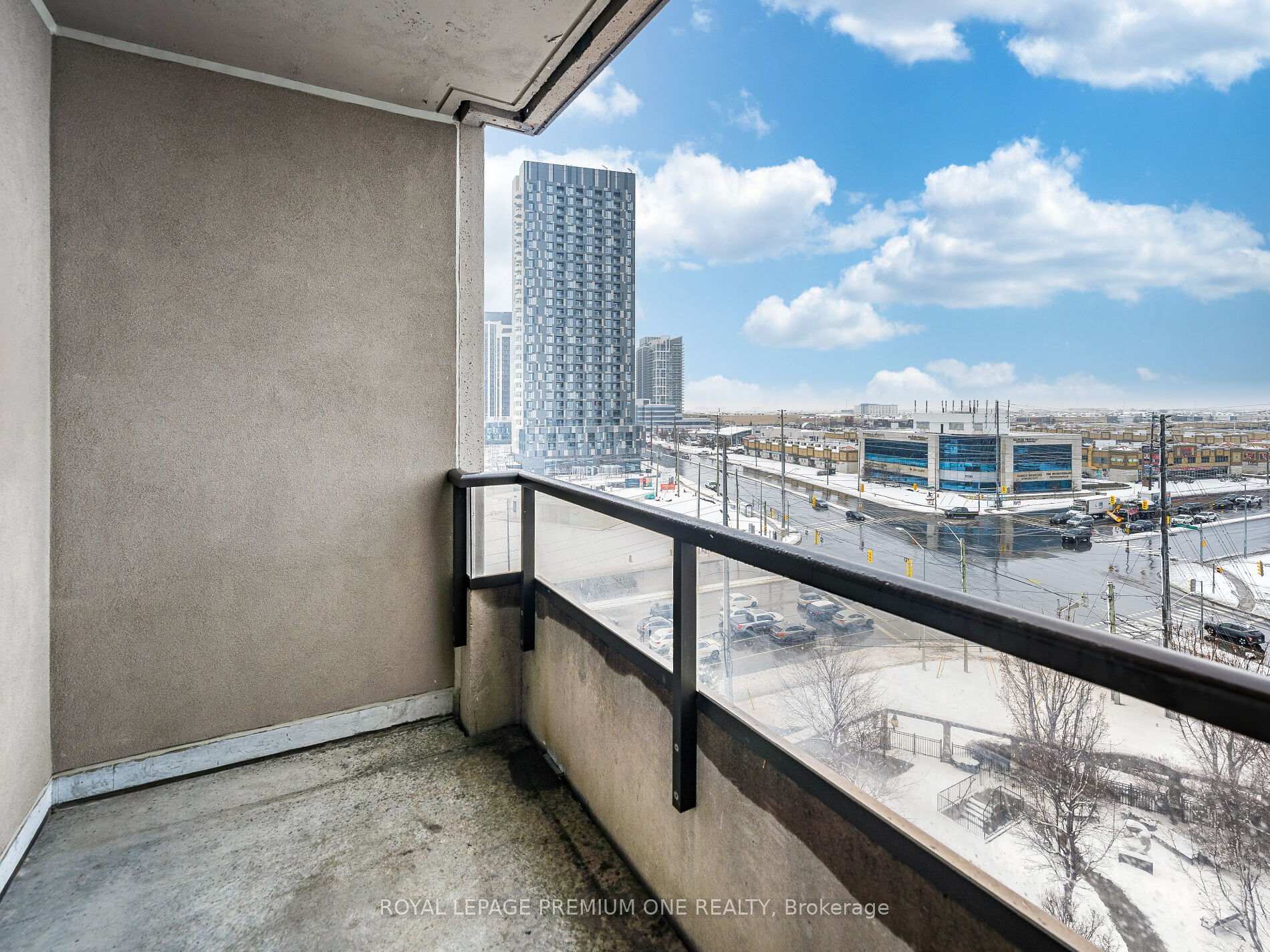 Photo 31 of Unit 815, 9225 Jane Street, Vaughan, Maple — HOMEH