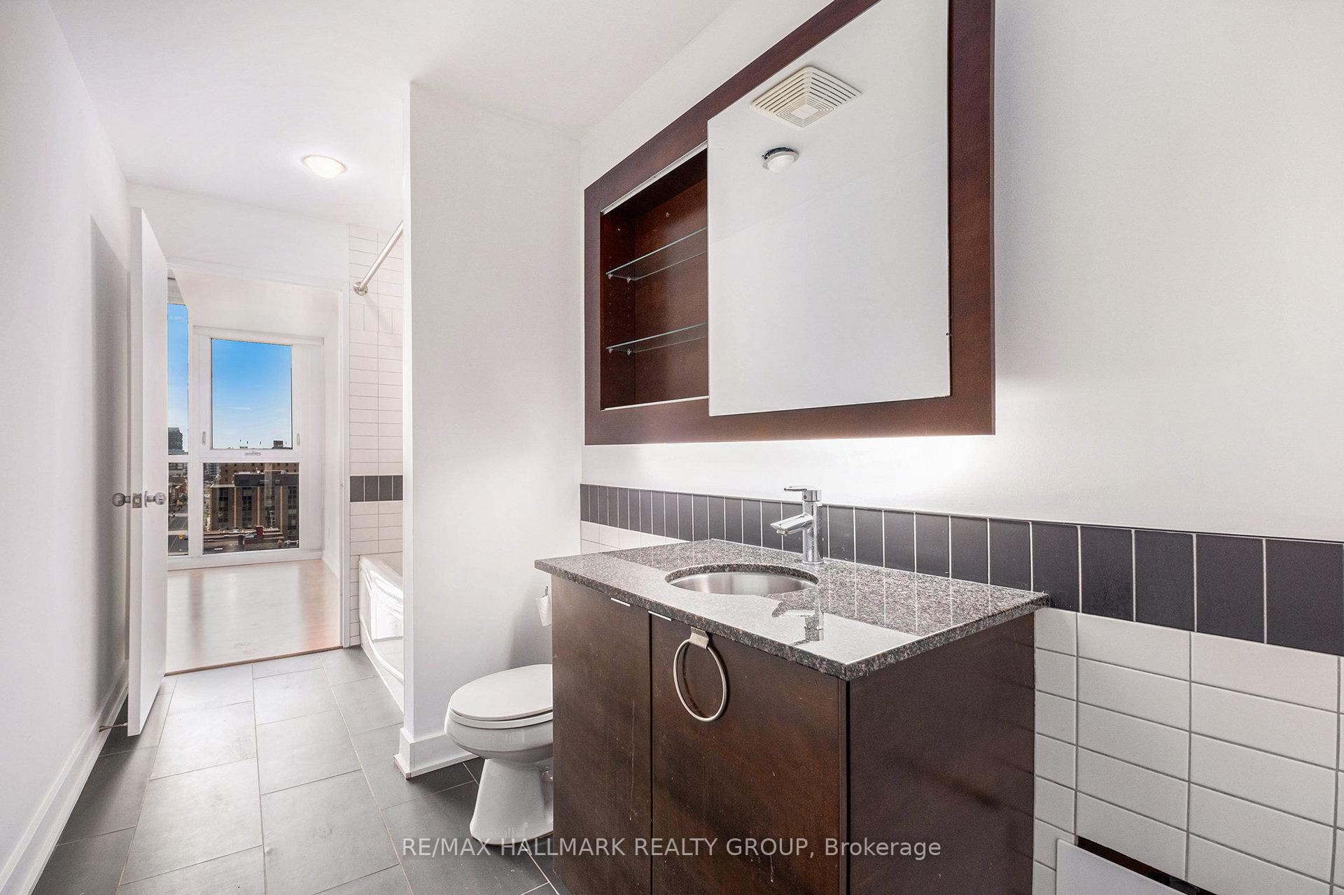 Photo 10 of Unit 1010, 324 Laurier Avenue W, Ottawa, Ottawa Centre — HOMEH