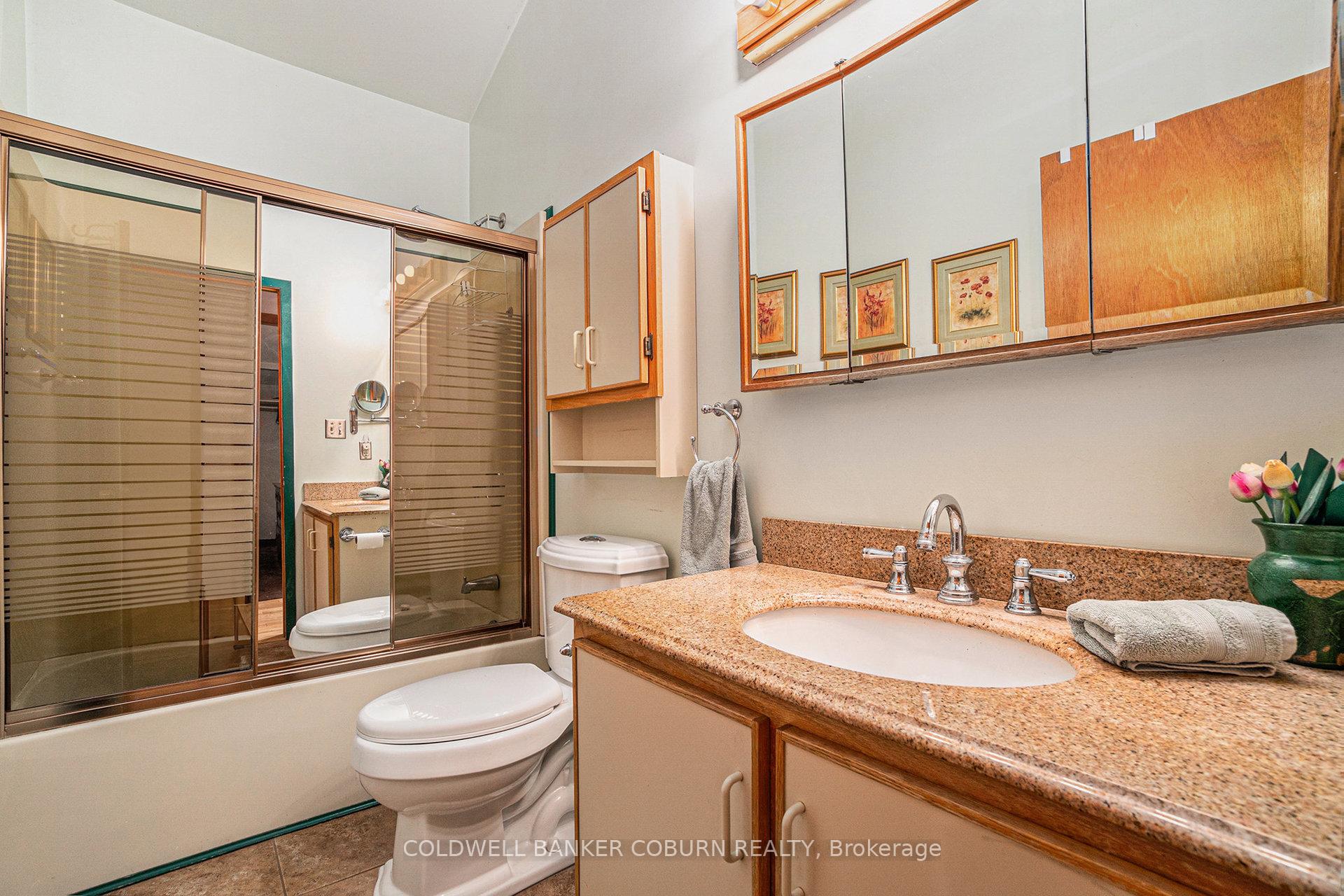 Photo 12 of 1025 Hyndman Road, Edwardsburgh/Cardinal, Edwardsburgh/Cardinal Twp — HOMEH