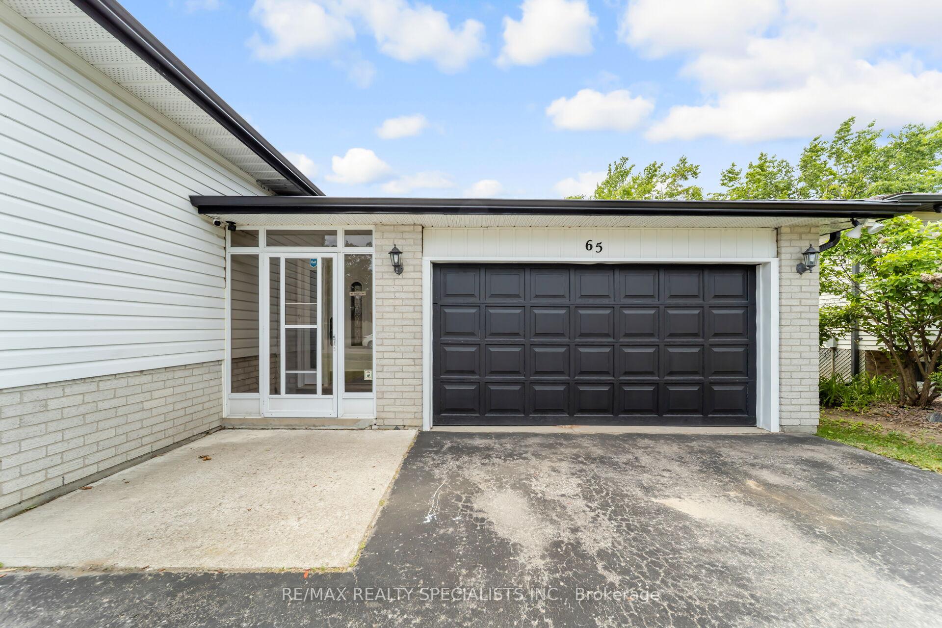 Photo 2 of 65 Bronte Crescent, Barrie, Letitia Heights — HOMEH