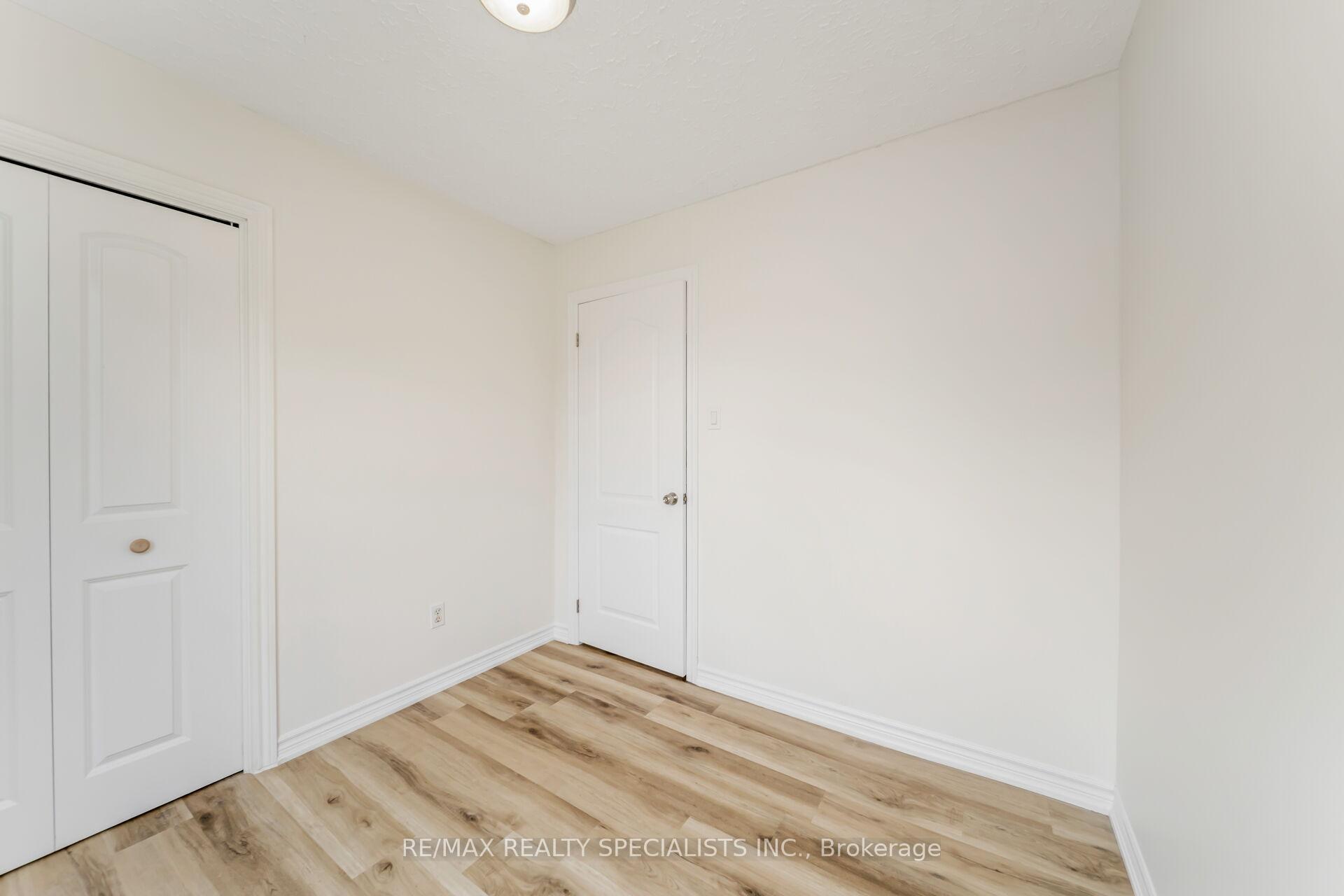 Photo 30 of 65 Bronte Crescent, Barrie, Letitia Heights — HOMEH