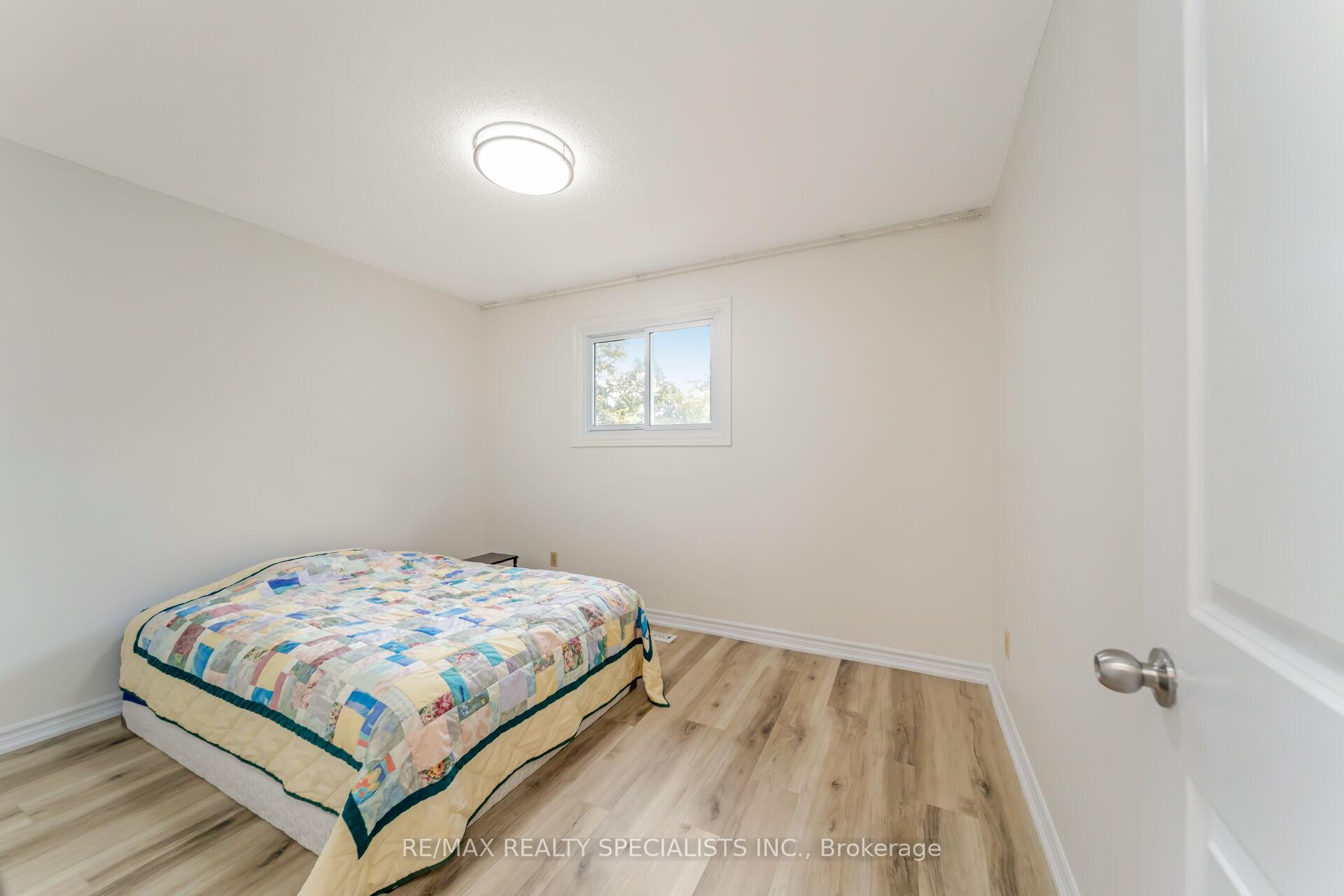 Photo 25 of 65 Bronte Crescent, Barrie, Letitia Heights — HOMEH