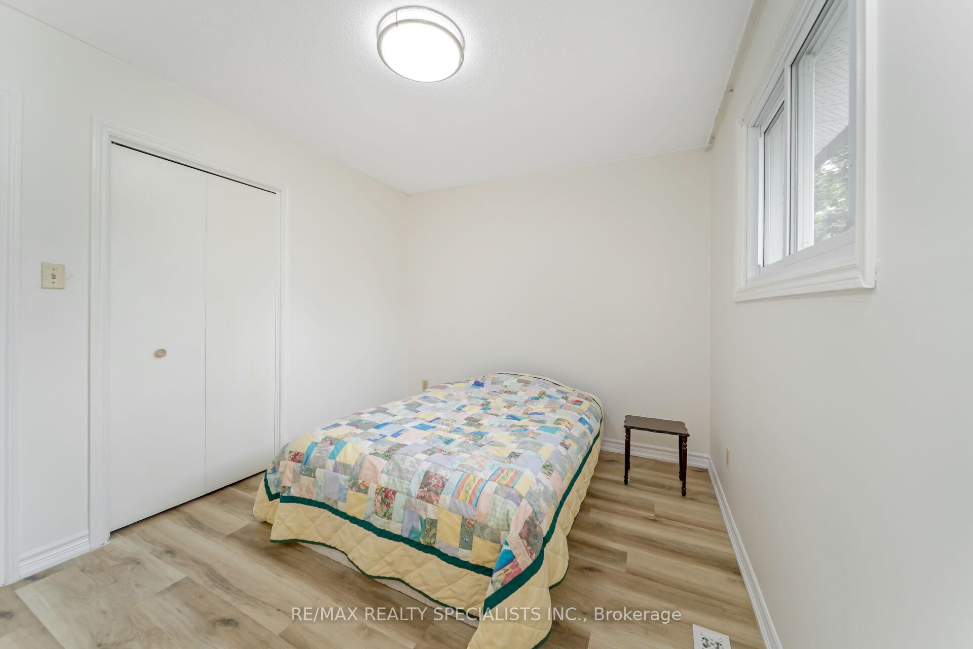 Photo 24 of 65 Bronte Crescent, Barrie, Letitia Heights — HOMEH