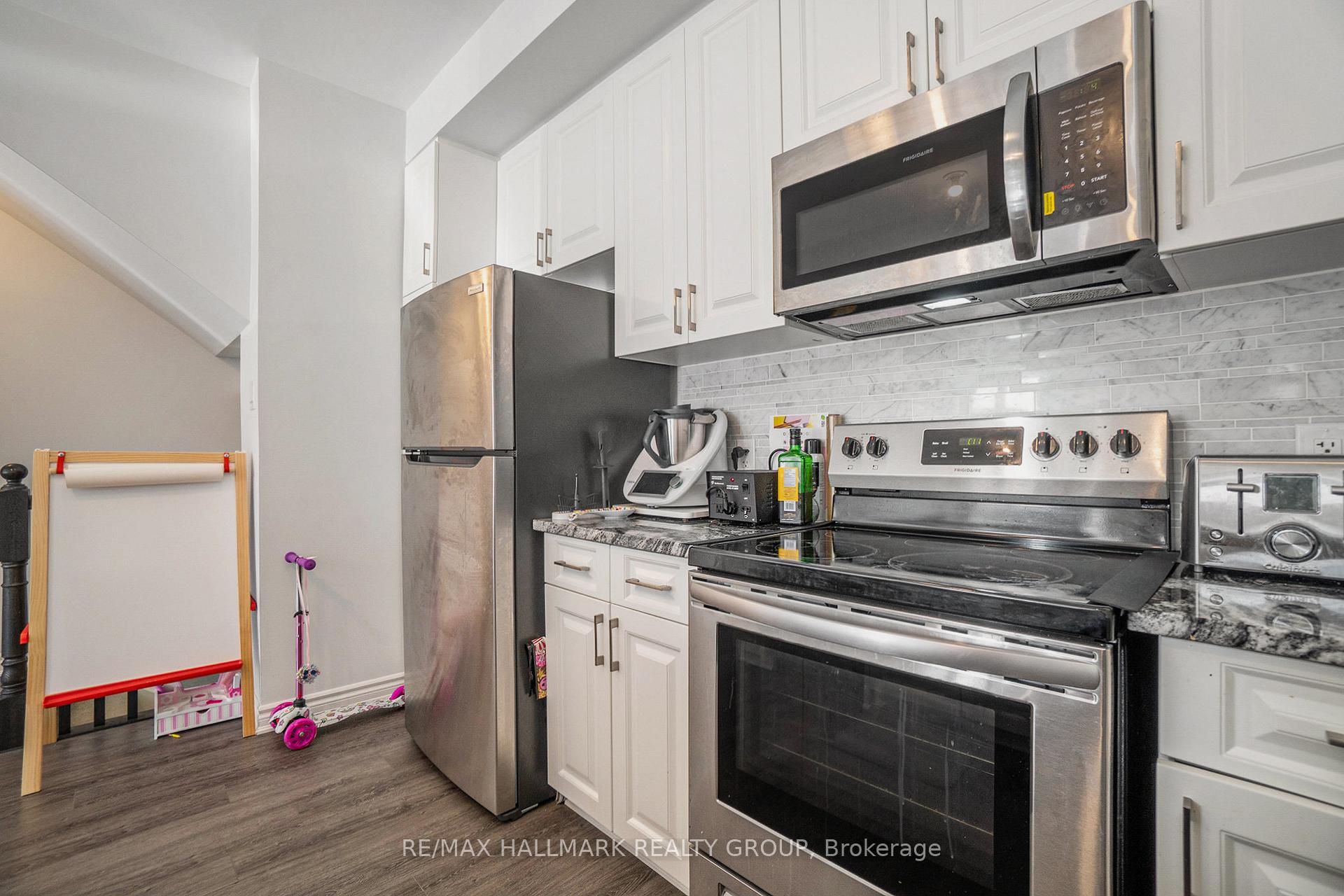 Photo 10 of 577 Takamose Private, Ottawa, CFB Rockcliffe and Area — HOMEH