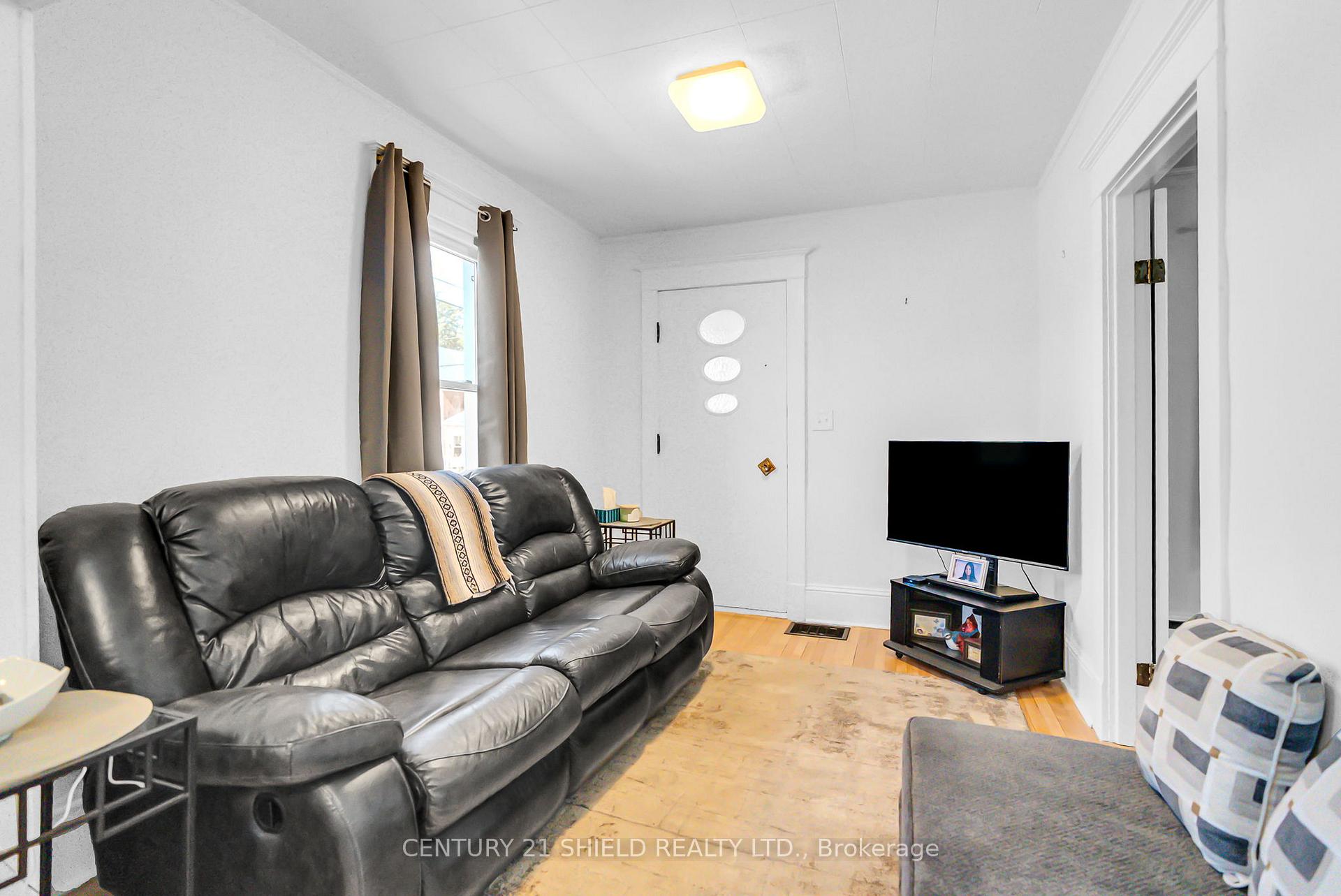 Photo 5 of 607 First Street E, Cornwall — HOMEH