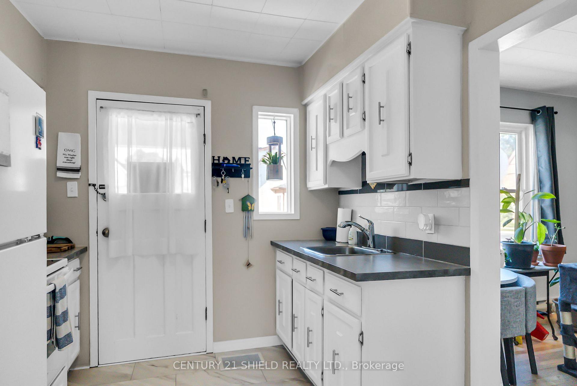 Photo 8 of 607 First Street E, Cornwall — HOMEH