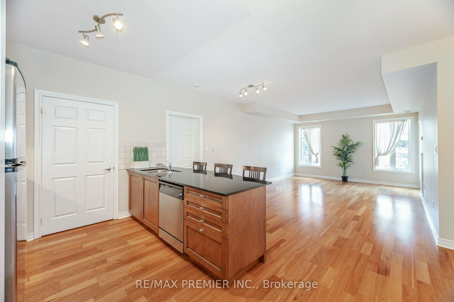 Photo 3 of Unit 306, 4620 Highway 7, Vaughan, East Woodbridge — HOMEH