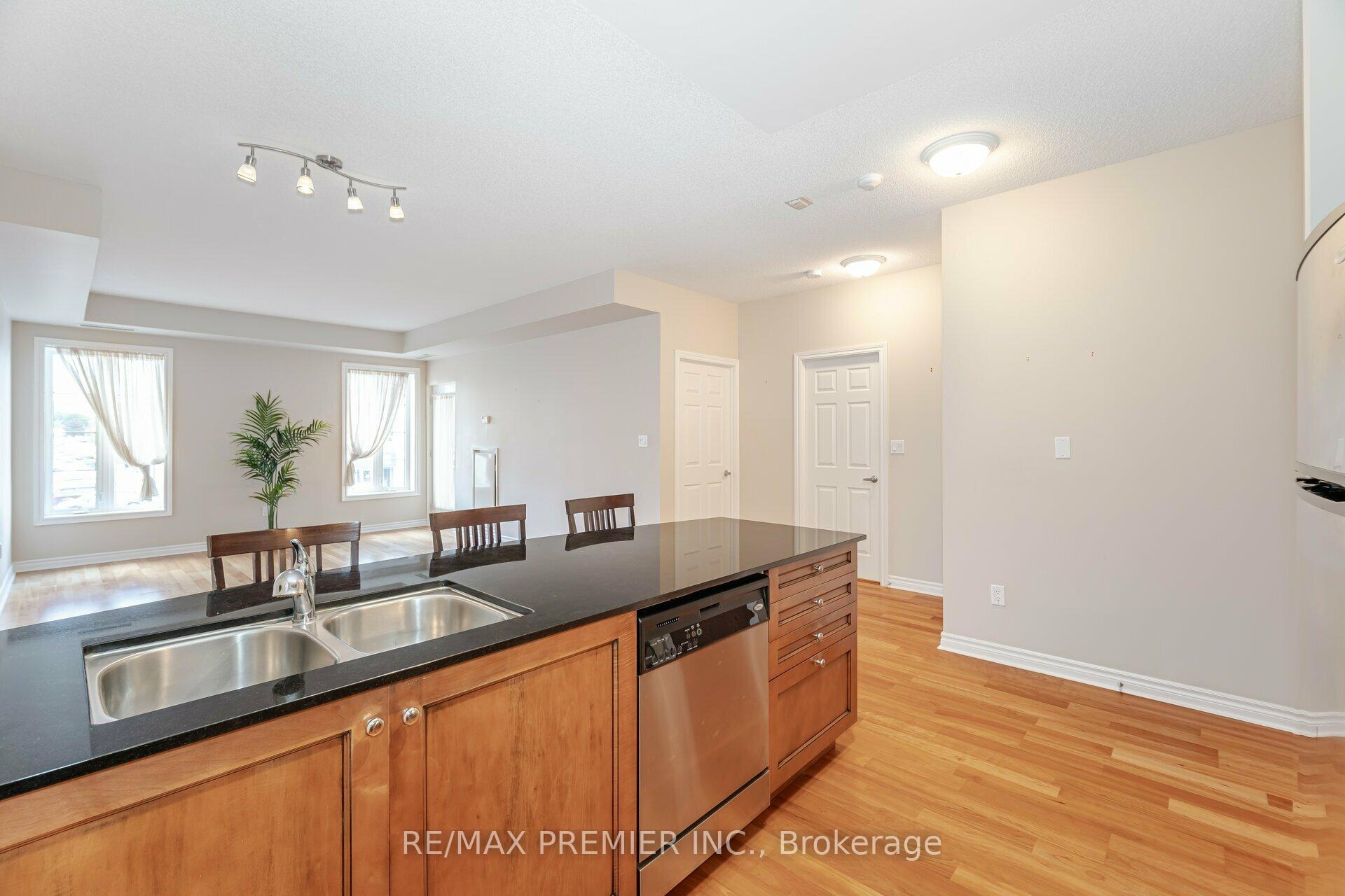 Photo 4 of Unit 306, 4620 Highway 7, Vaughan, East Woodbridge — HOMEH