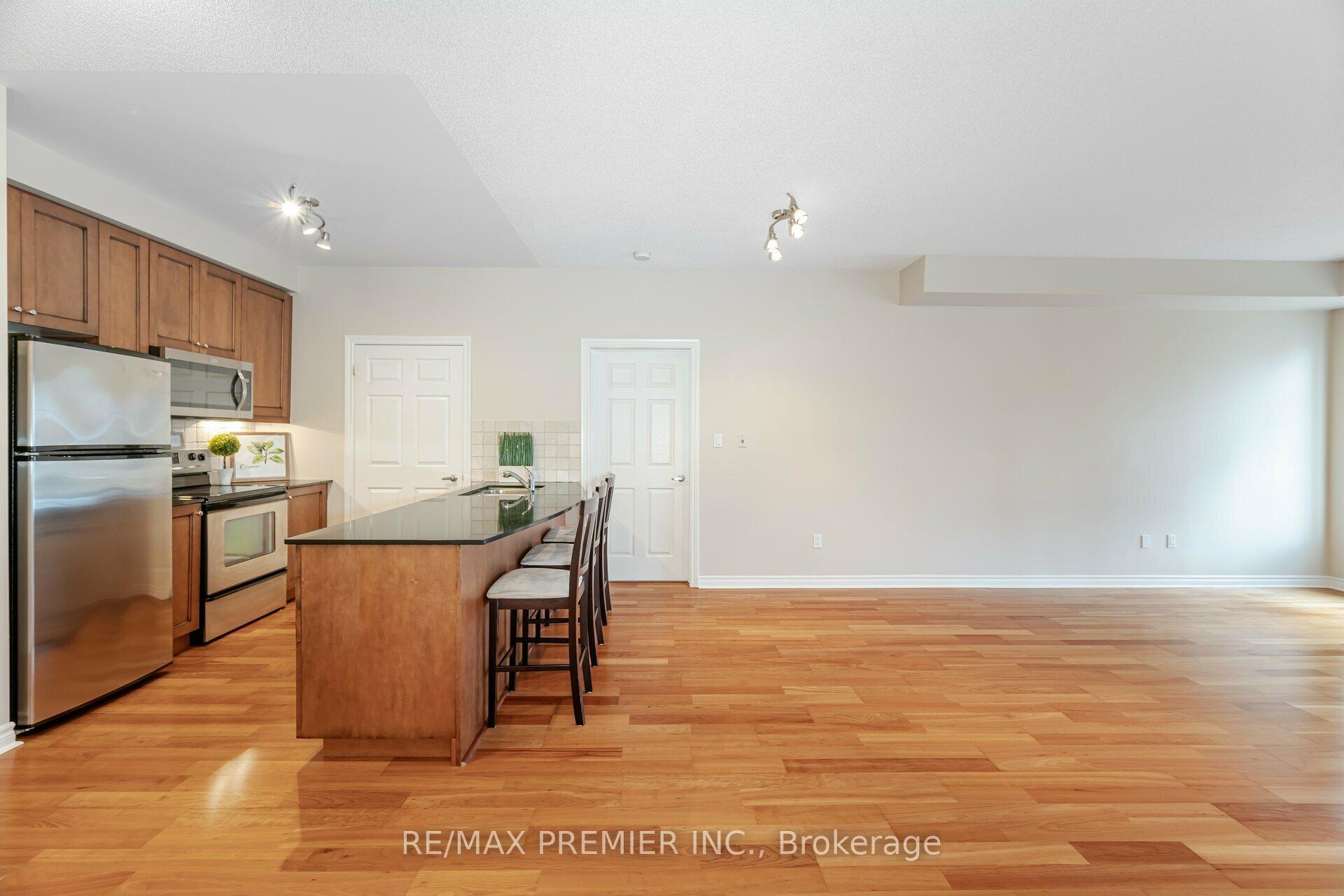 Photo 5 of Unit 306, 4620 Highway 7, Vaughan, East Woodbridge — HOMEH