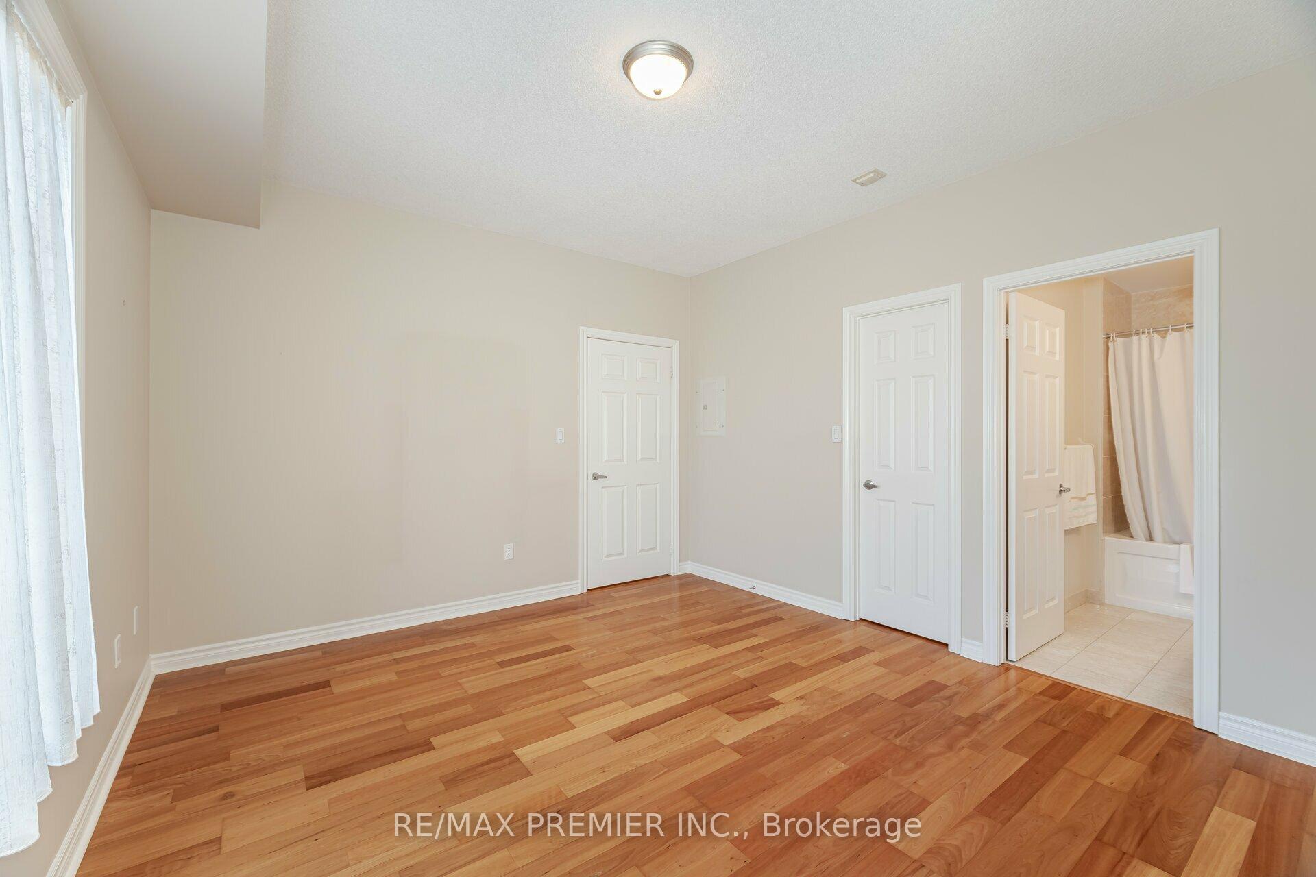Photo 7 of Unit 306, 4620 Highway 7, Vaughan, East Woodbridge — HOMEH