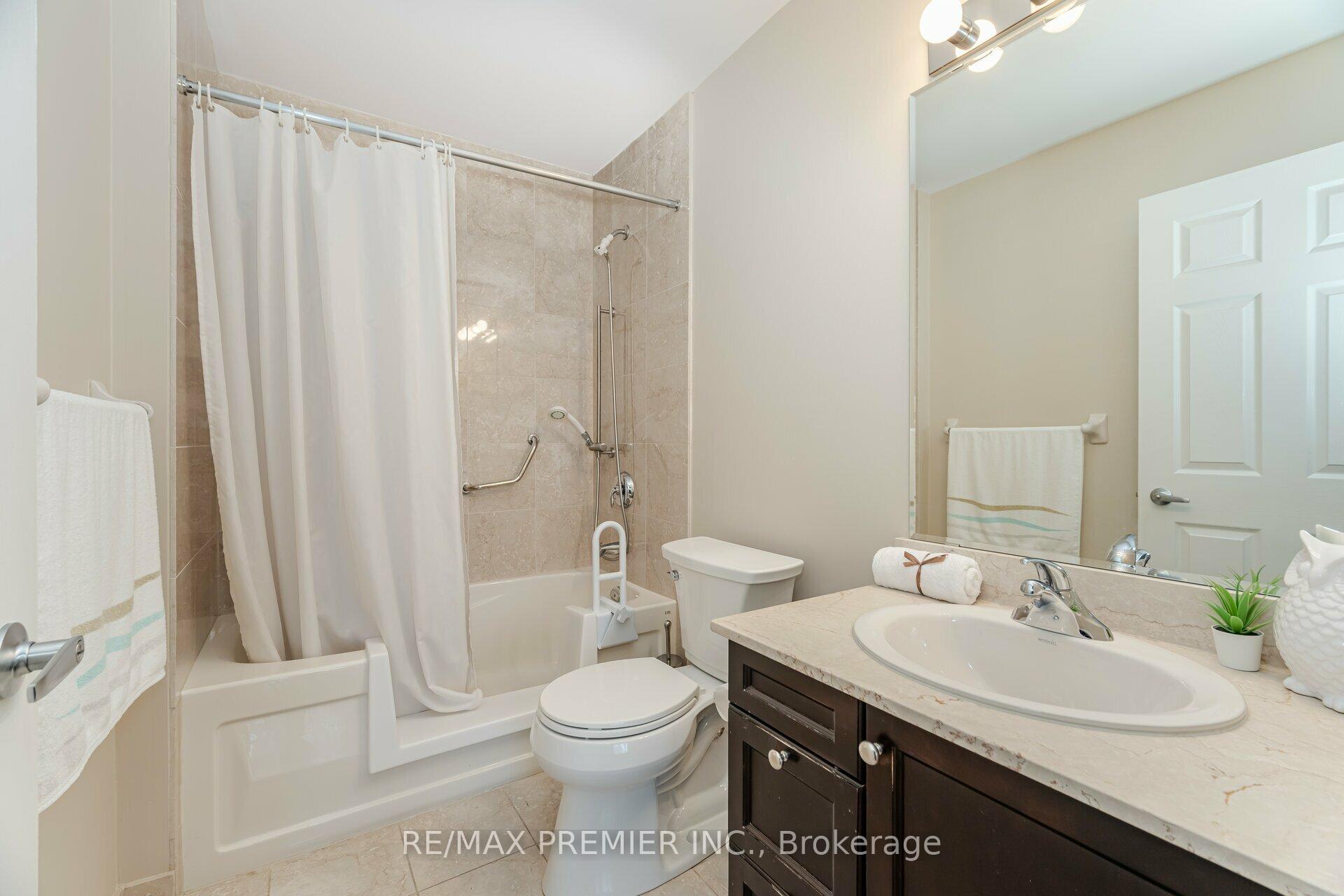 Photo 8 of Unit 306, 4620 Highway 7, Vaughan, East Woodbridge — HOMEH