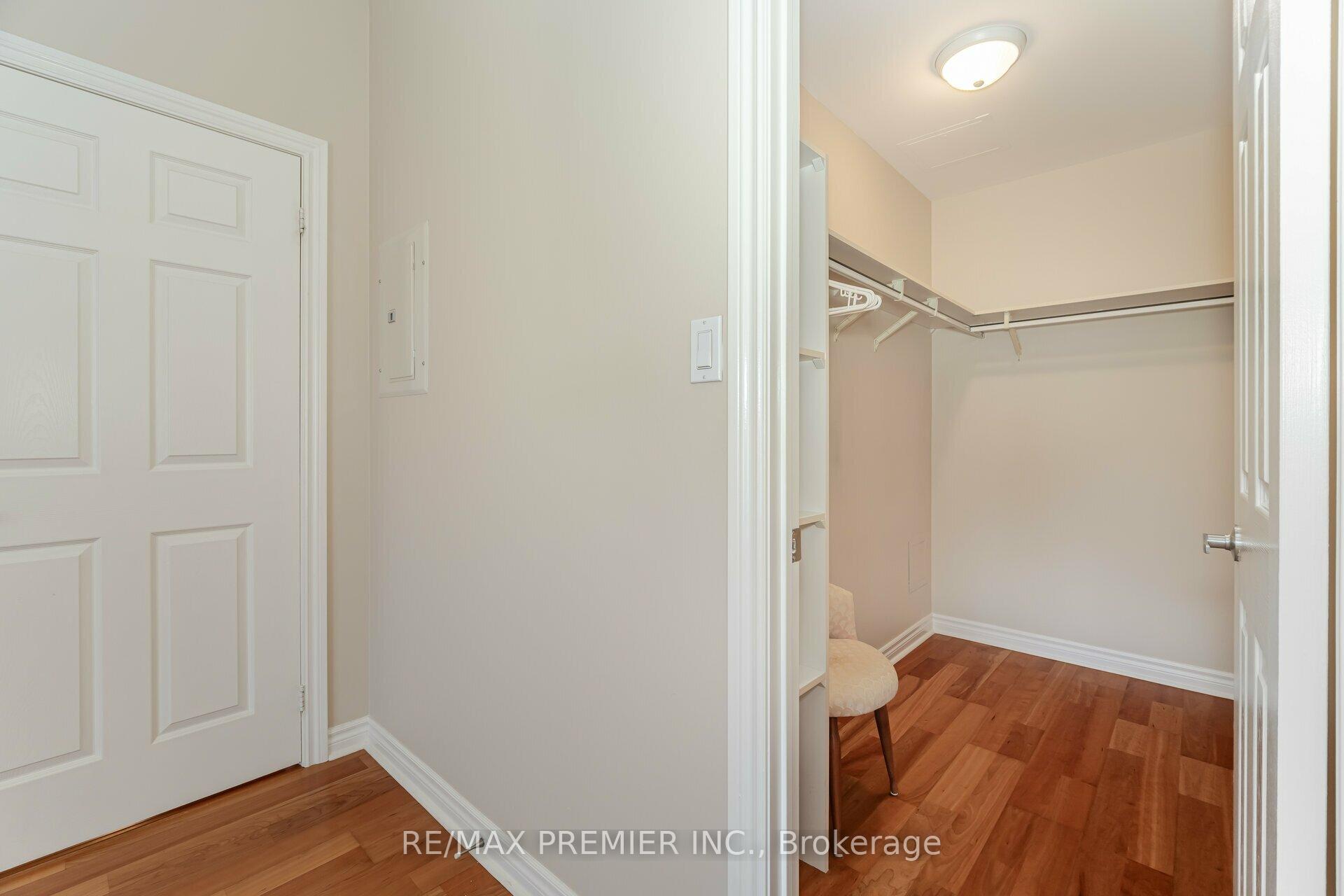 Photo 9 of Unit 306, 4620 Highway 7, Vaughan, East Woodbridge — HOMEH