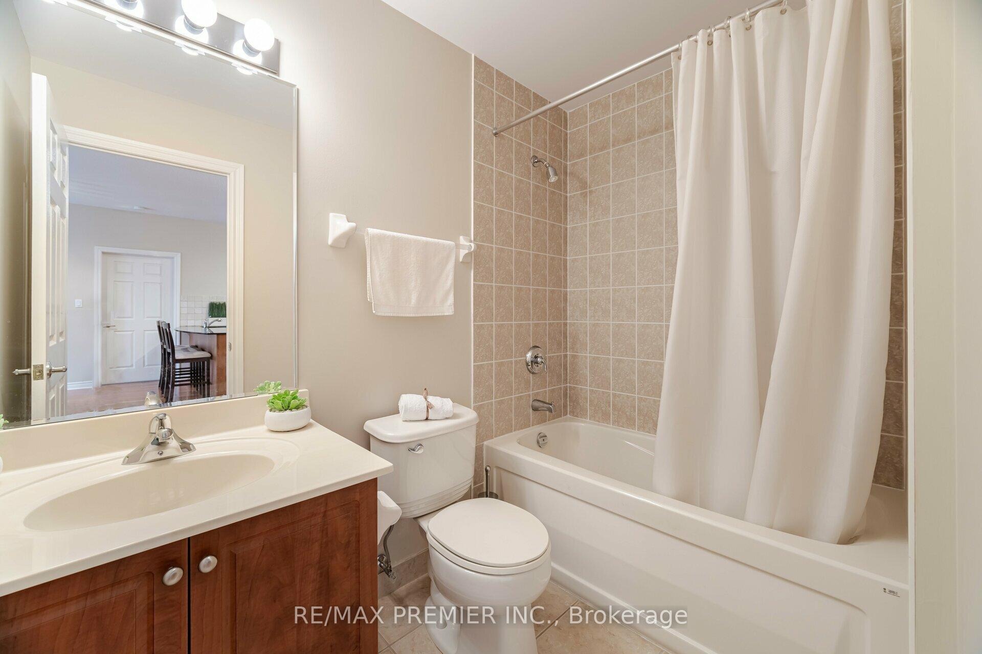 Photo 11 of Unit 306, 4620 Highway 7, Vaughan, East Woodbridge — HOMEH