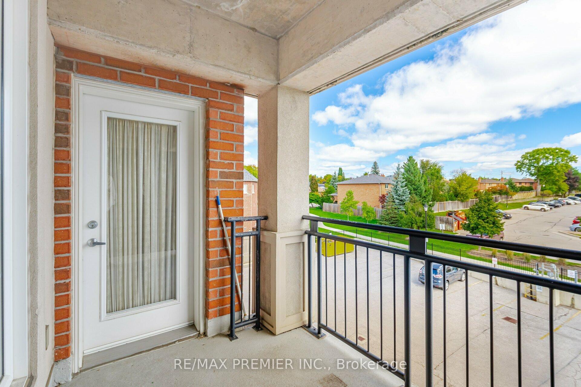 Photo 14 of Unit 306, 4620 Highway 7, Vaughan, East Woodbridge — HOMEH