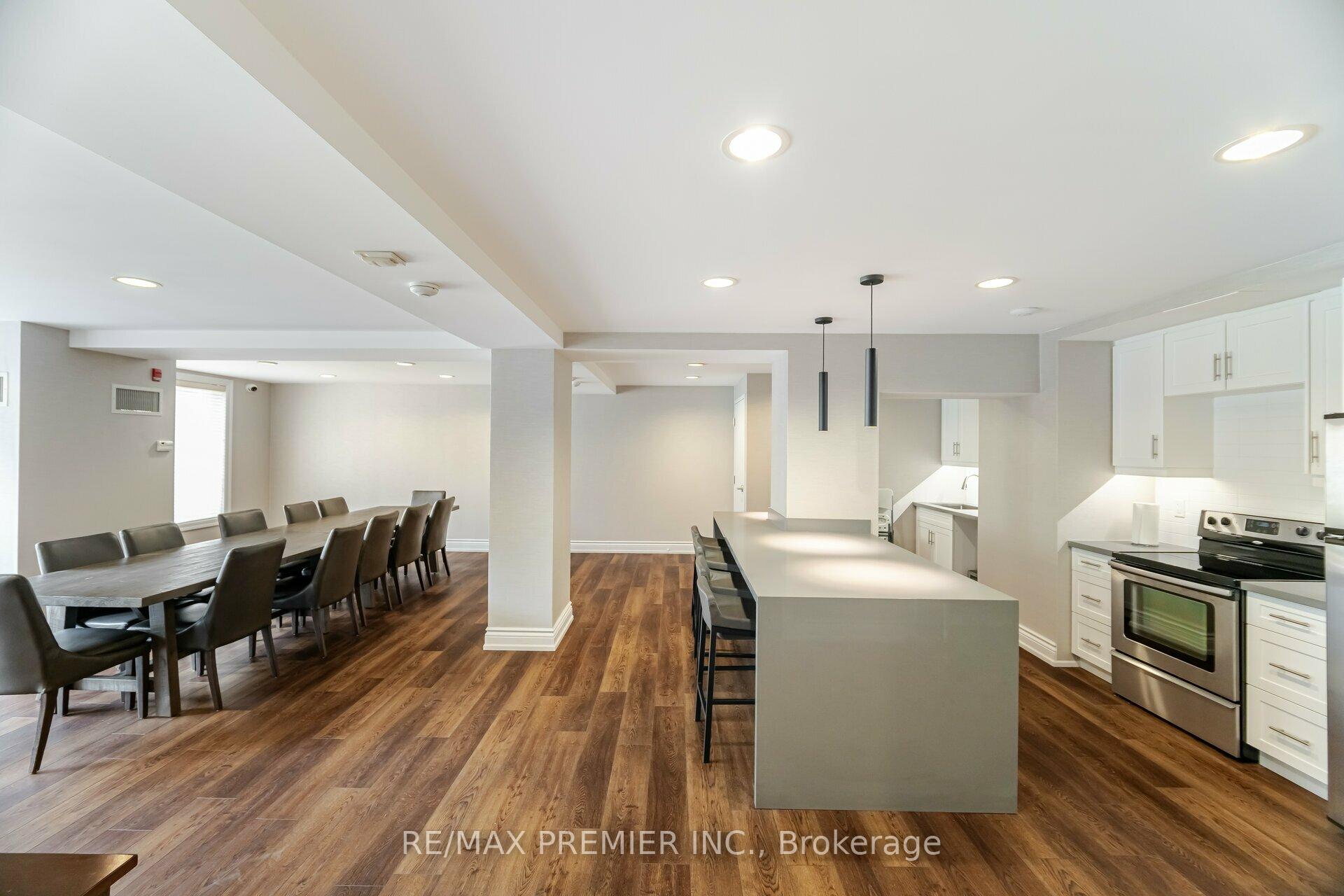 Photo 16 of Unit 306, 4620 Highway 7, Vaughan, East Woodbridge — HOMEH