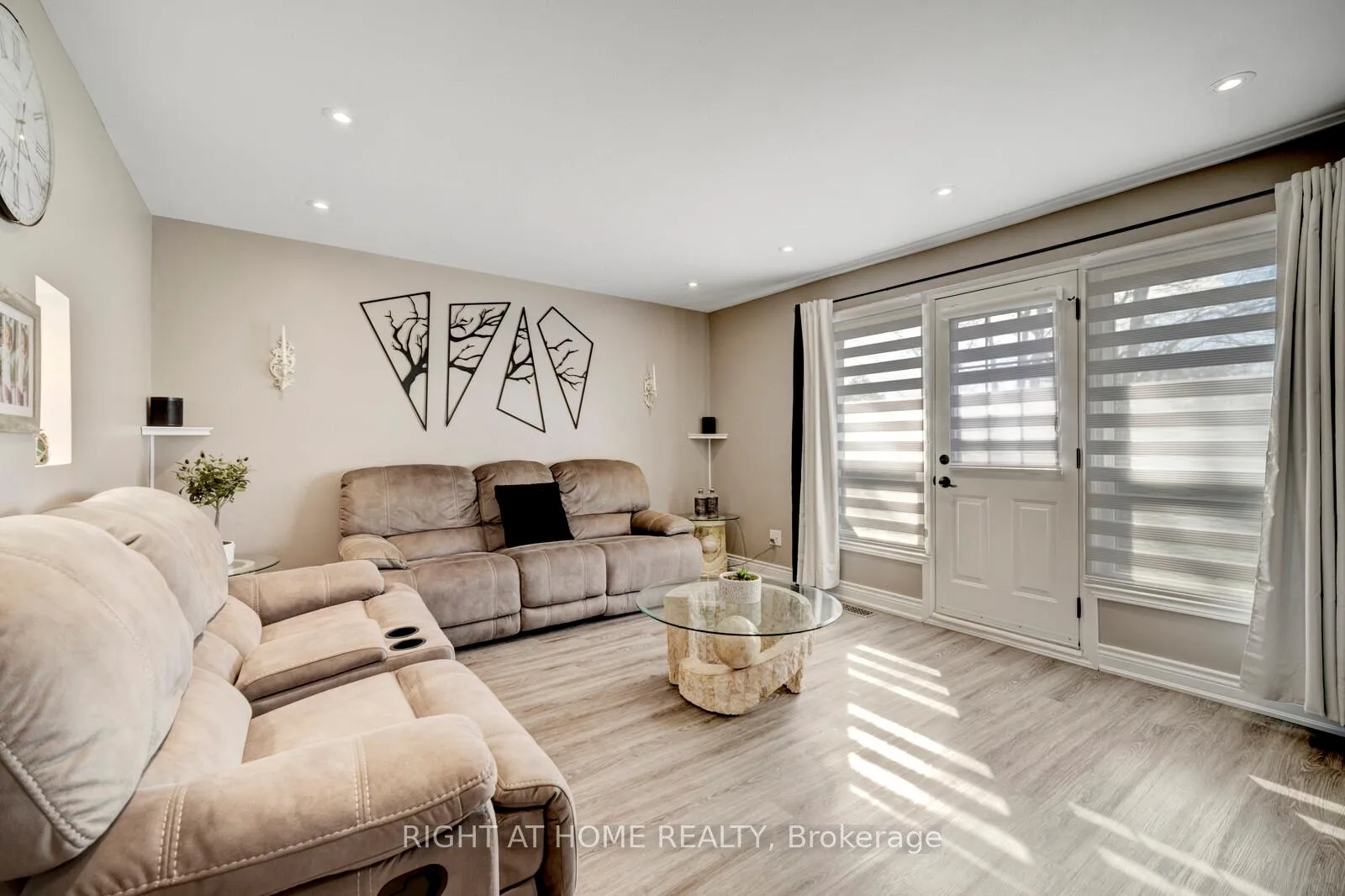 Photo 4 of Unit 3, 985 Limeridge Road E, Hamilton, Berrisfield — HOMEH