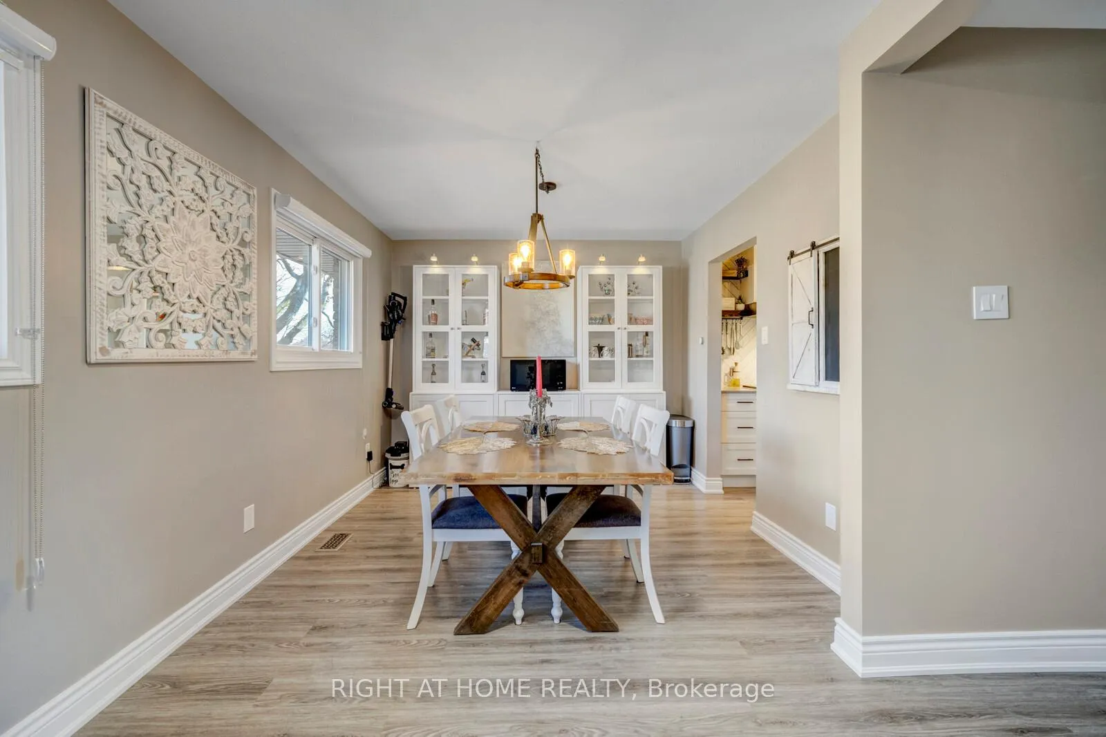 Photo 11 of Unit 3, 985 Limeridge Road E, Hamilton, Berrisfield — HOMEH