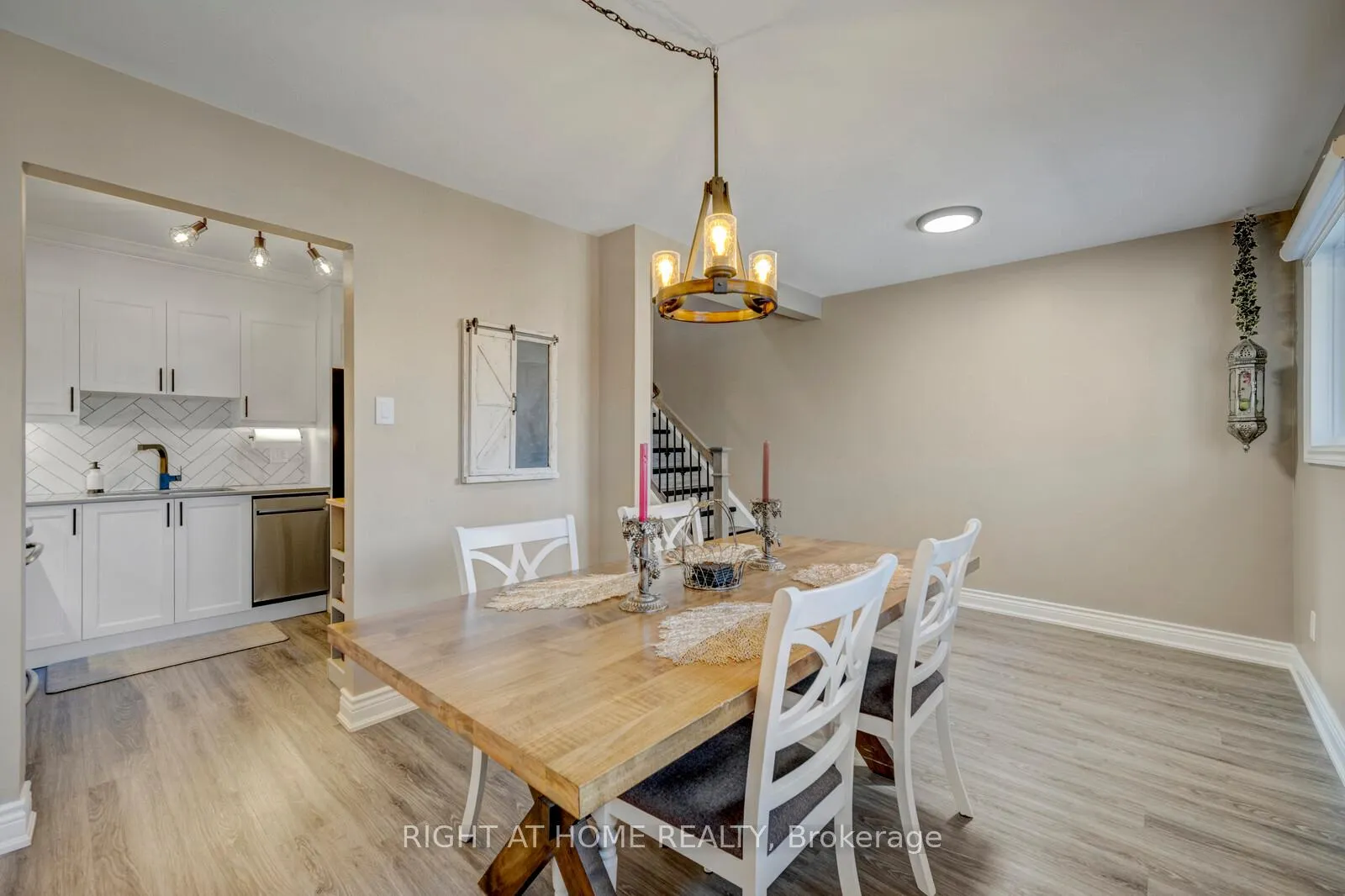 Photo 12 of Unit 3, 985 Limeridge Road E, Hamilton, Berrisfield — HOMEH