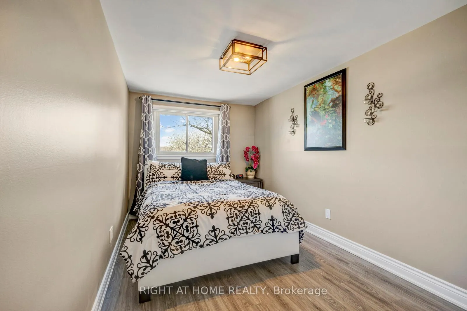 Photo 16 of Unit 3, 985 Limeridge Road E, Hamilton, Berrisfield — HOMEH