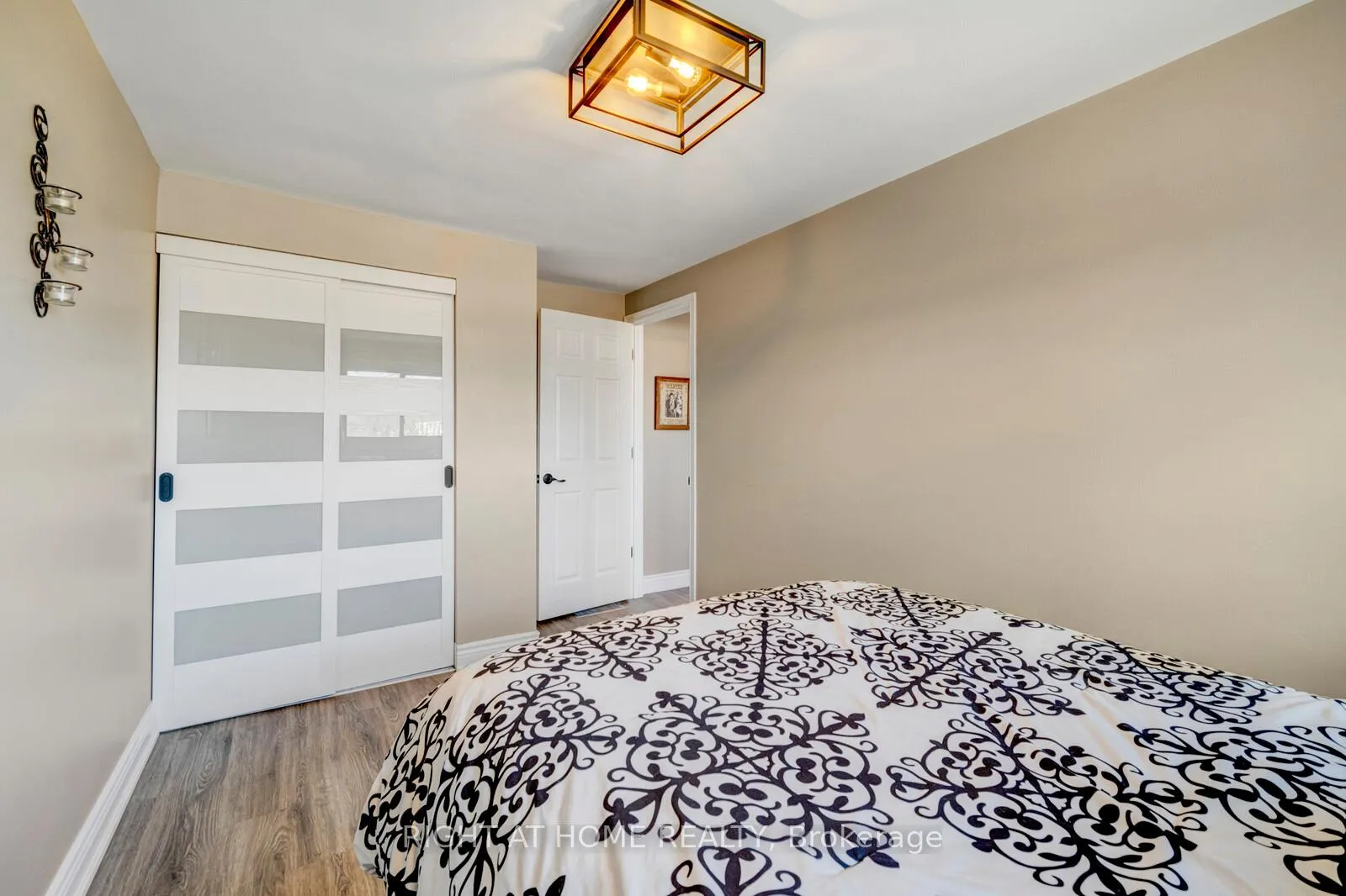 Photo 17 of Unit 3, 985 Limeridge Road E, Hamilton, Berrisfield — HOMEH