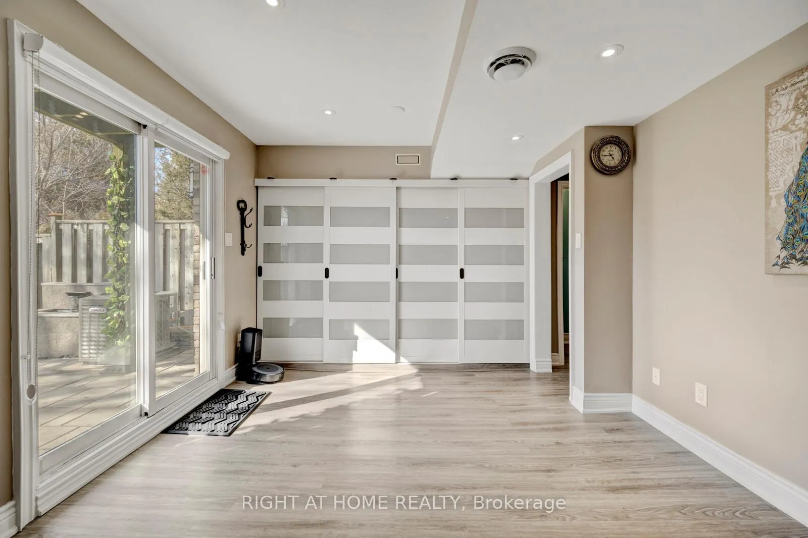 Photo 23 of Unit 3, 985 Limeridge Road E, Hamilton, Berrisfield — HOMEH