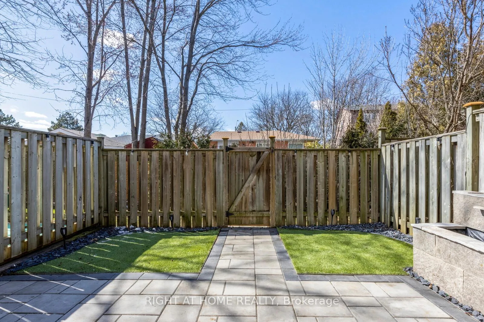 Photo 25 of Unit 3, 985 Limeridge Road E, Hamilton, Berrisfield — HOMEH