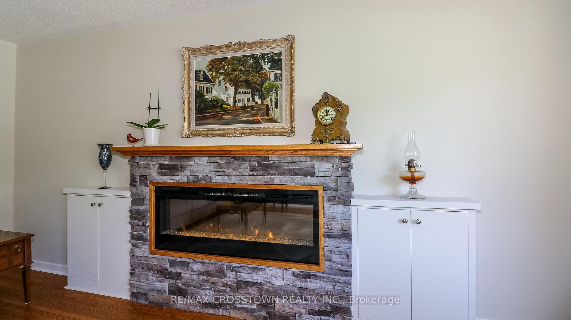Photo 9 of 74 Devins Drive, Aurora, Aurora Heights — HOMEH