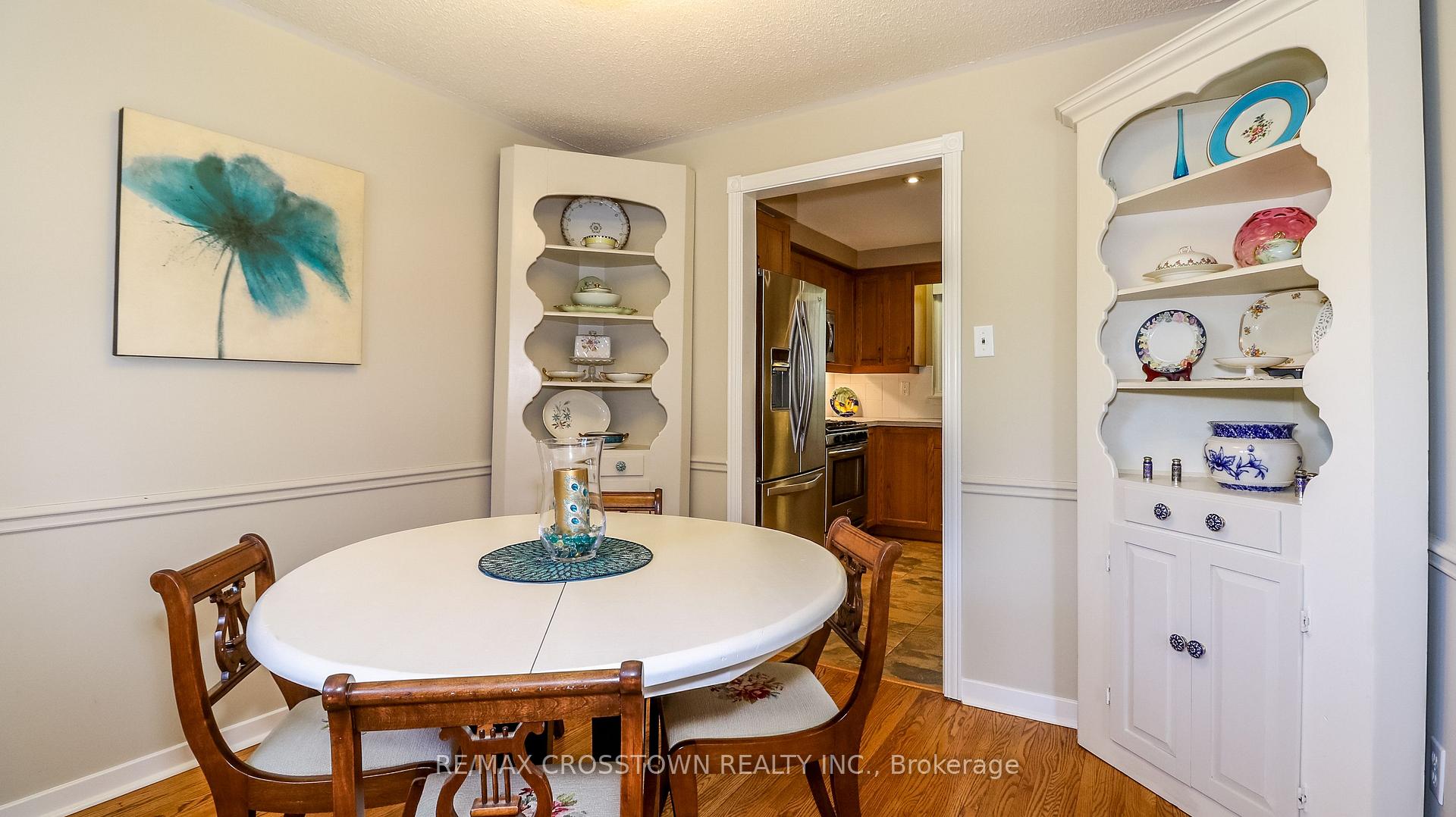 Photo 13 of 74 Devins Drive, Aurora, Aurora Heights — HOMEH