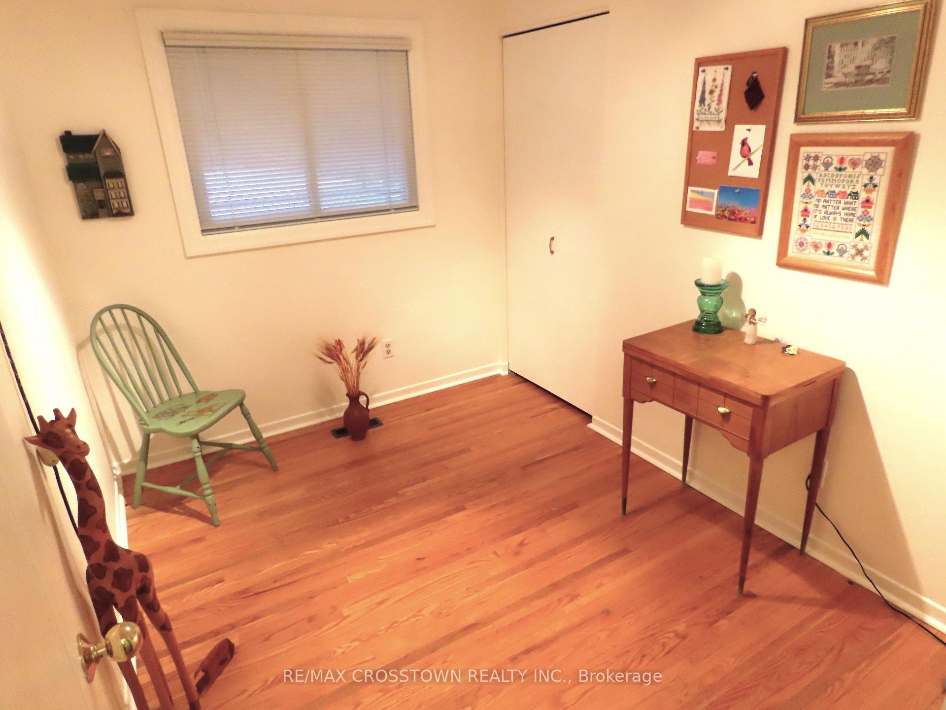 Photo 22 of 74 Devins Drive, Aurora, Aurora Heights — HOMEH