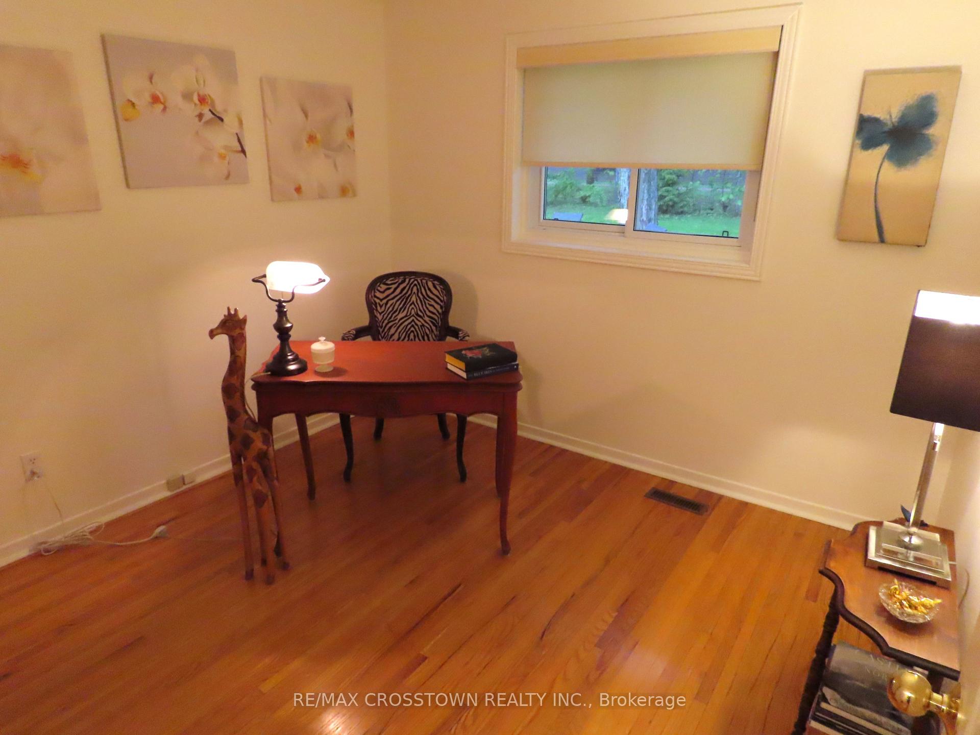 Photo 27 of 74 Devins Drive, Aurora, Aurora Heights — HOMEH