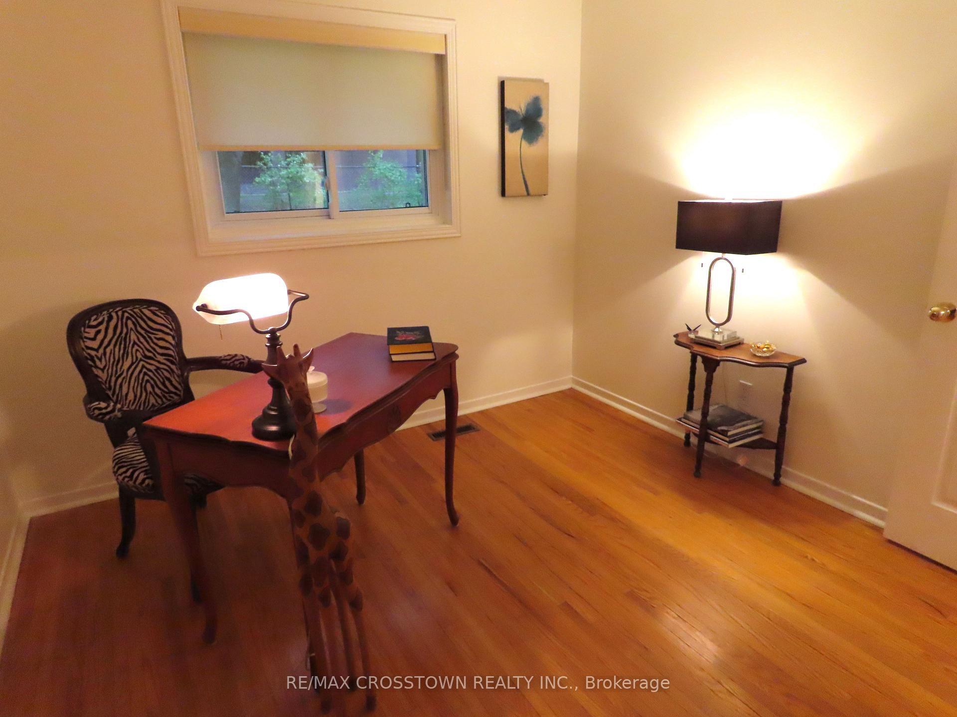 Photo 28 of 74 Devins Drive, Aurora, Aurora Heights — HOMEH