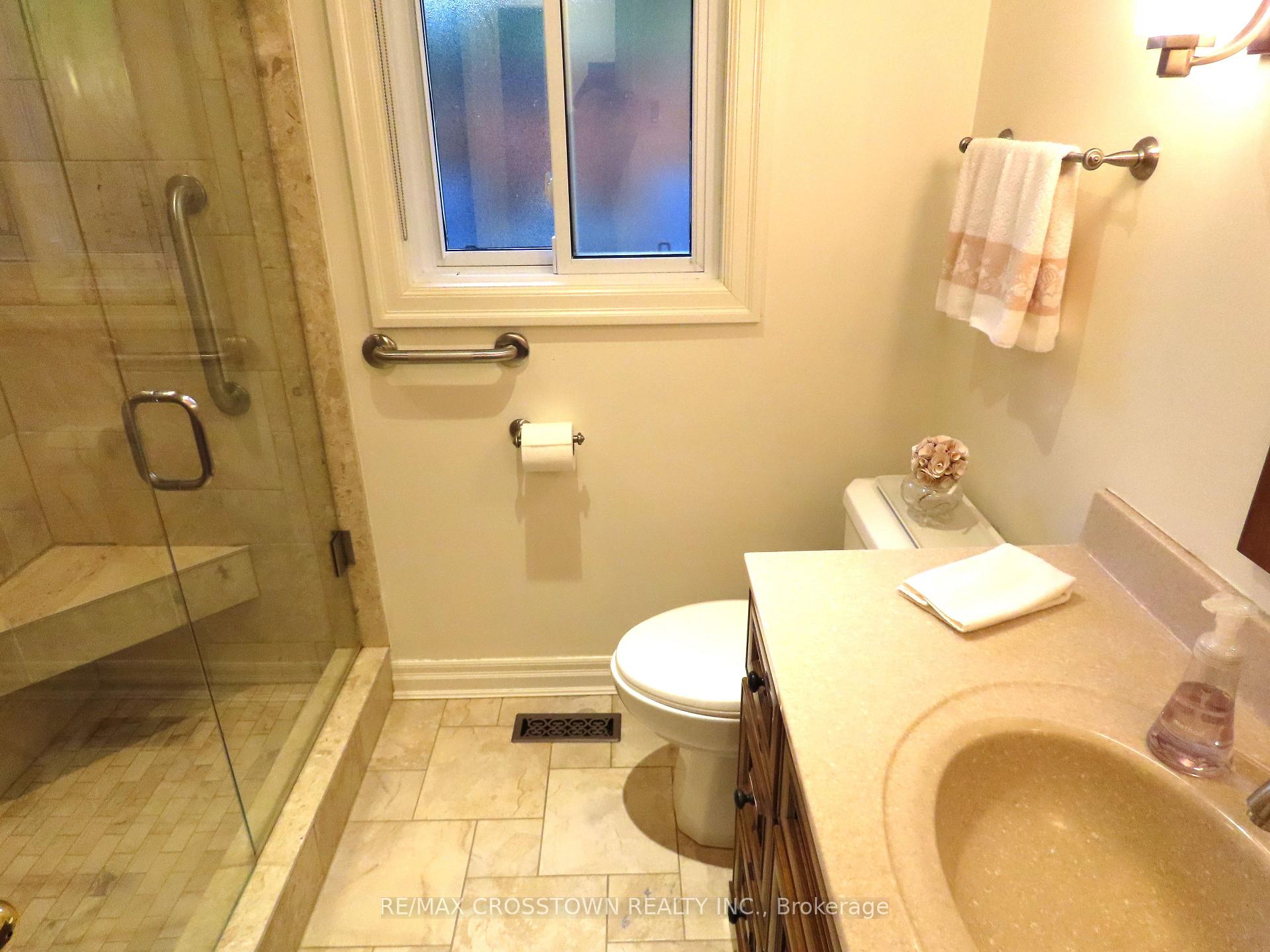 Photo 29 of 74 Devins Drive, Aurora, Aurora Heights — HOMEH