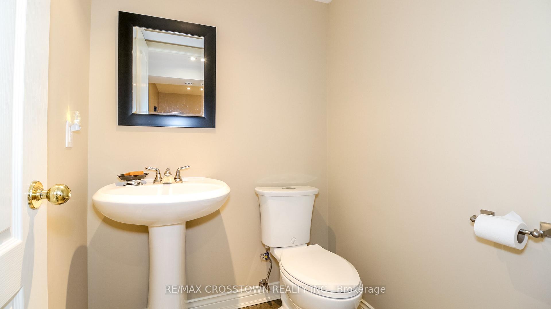 Photo 36 of 74 Devins Drive, Aurora, Aurora Heights — HOMEH
