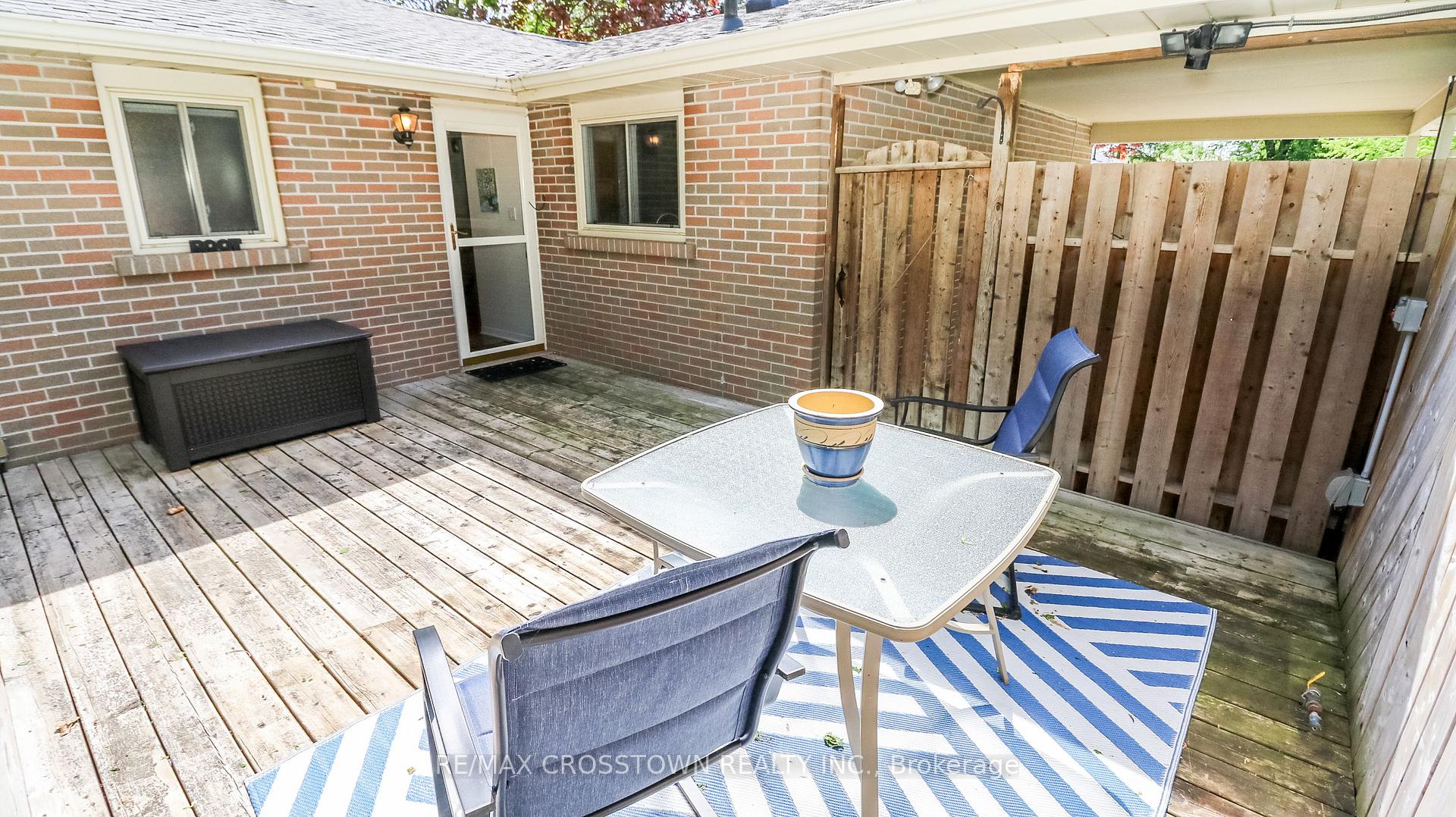 Photo 39 of 74 Devins Drive, Aurora, Aurora Heights — HOMEH