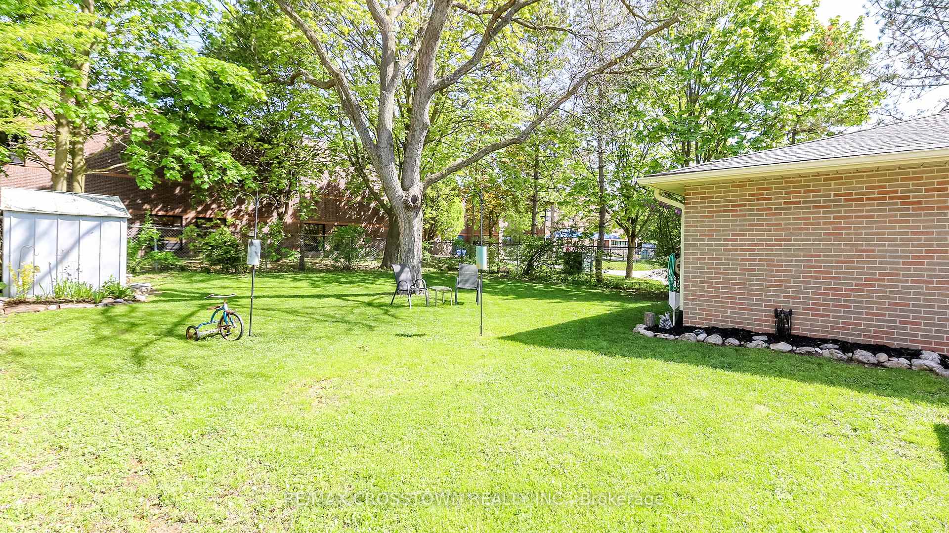 Photo 41 of 74 Devins Drive, Aurora, Aurora Heights — HOMEH