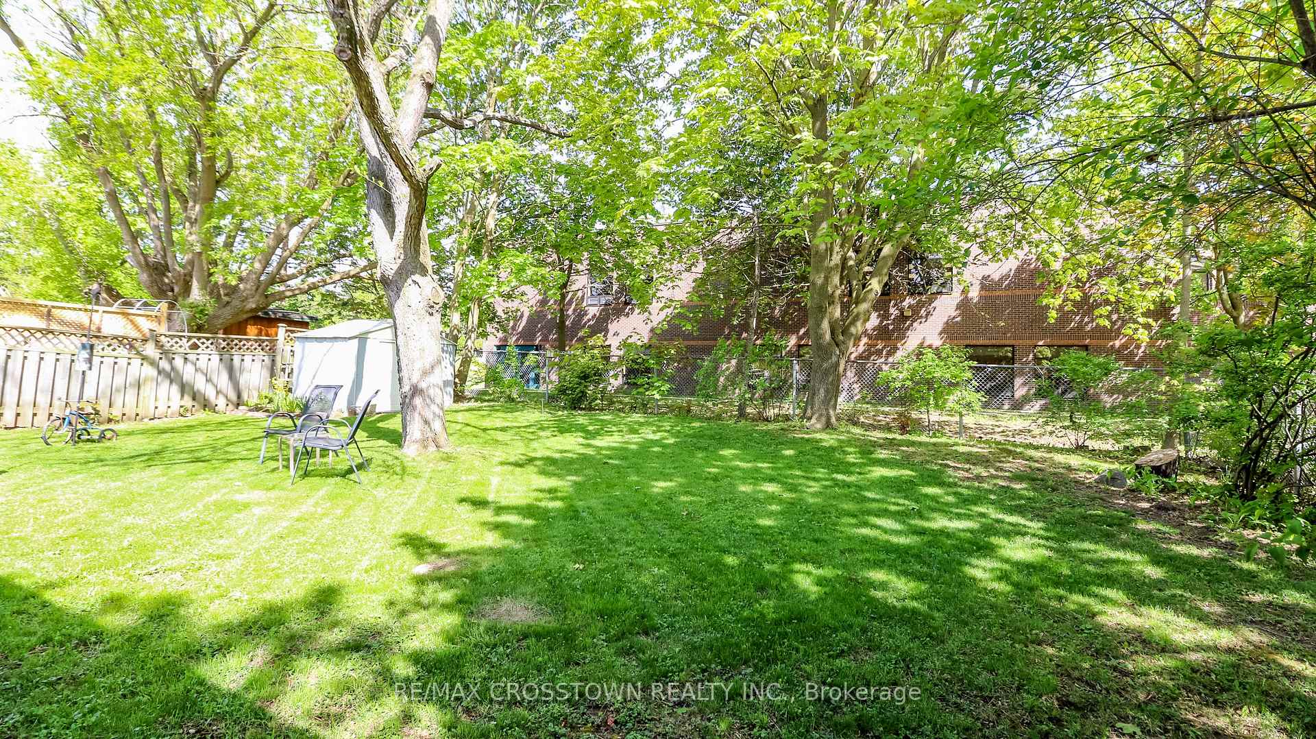 Photo 43 of 74 Devins Drive, Aurora, Aurora Heights — HOMEH
