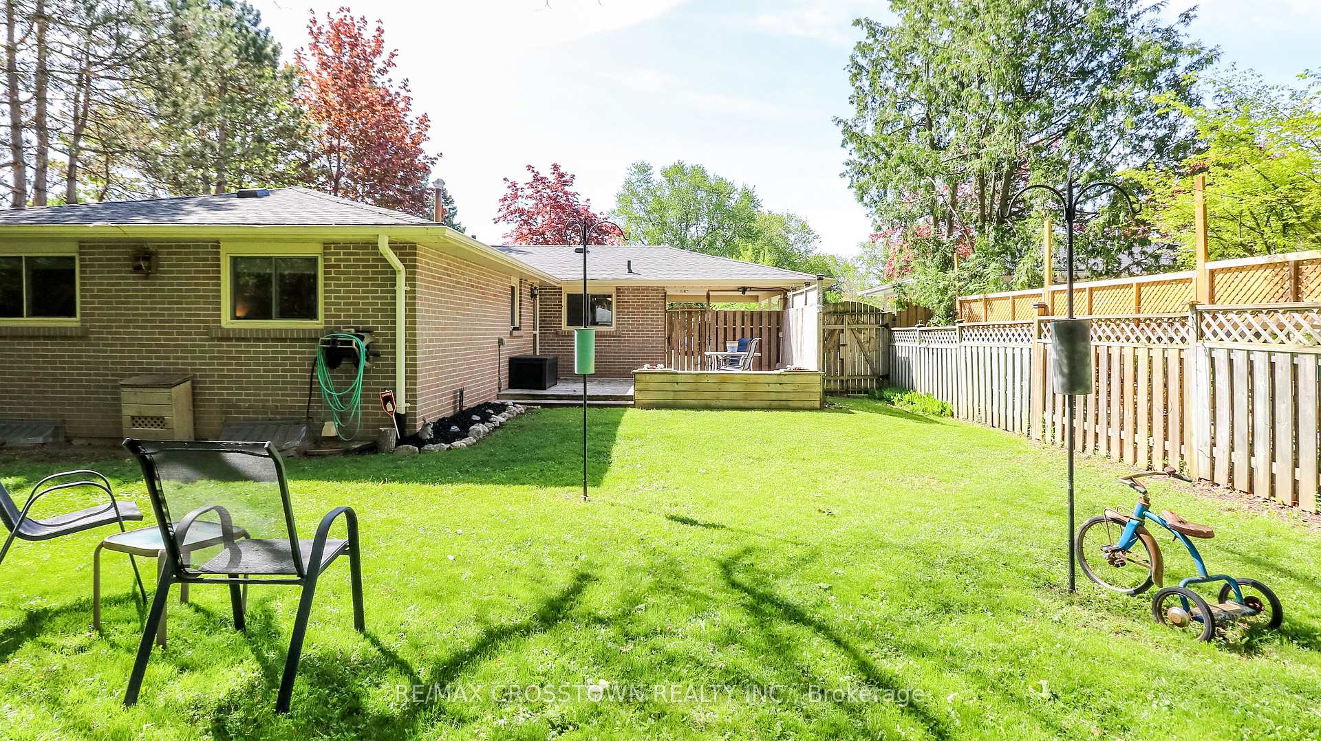 Photo 47 of 74 Devins Drive, Aurora, Aurora Heights — HOMEH