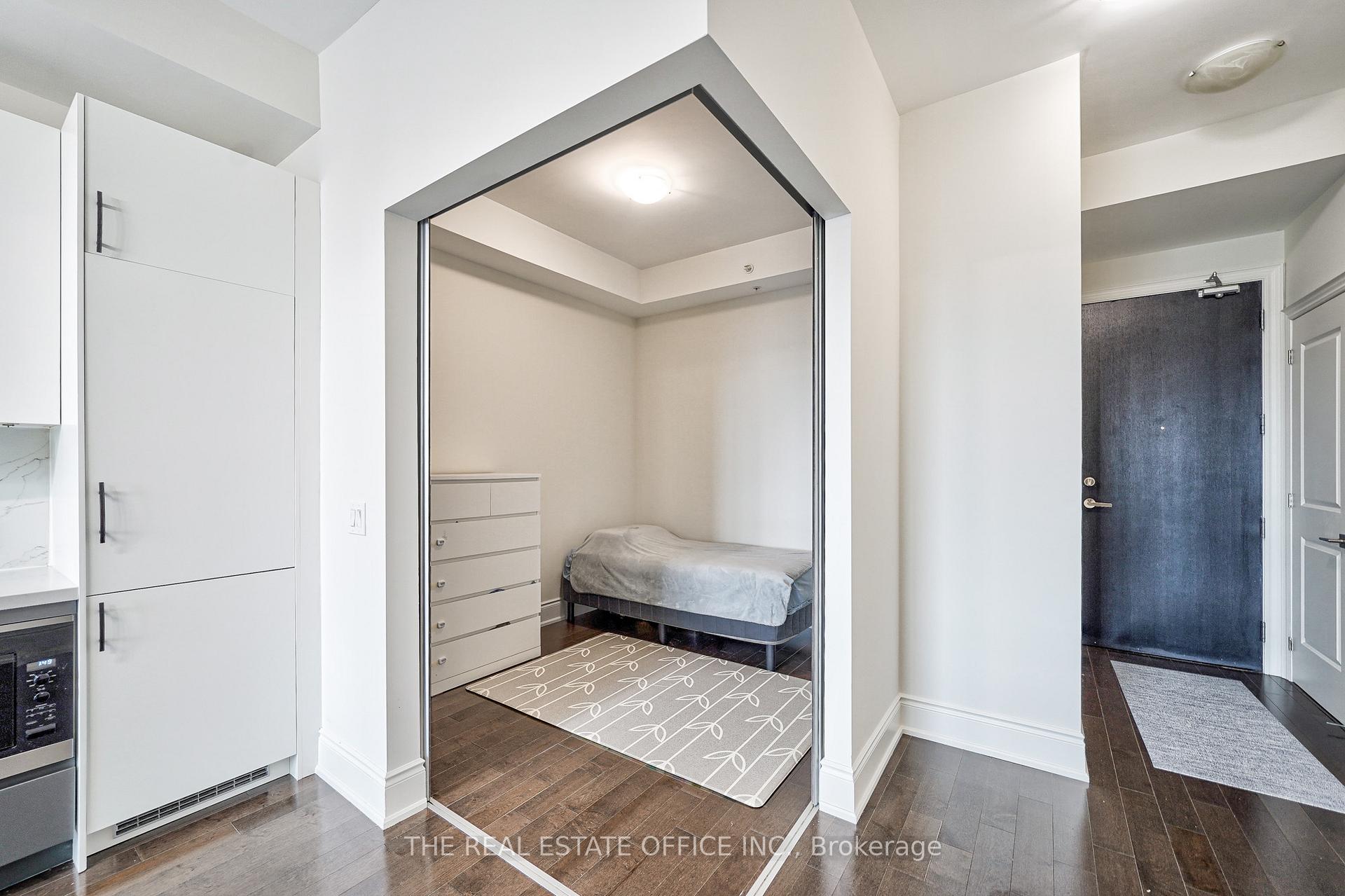 Photo 4 of Unit 916, 23 Glebe Road W, Toronto, Yonge-Eglinton — HOMEH