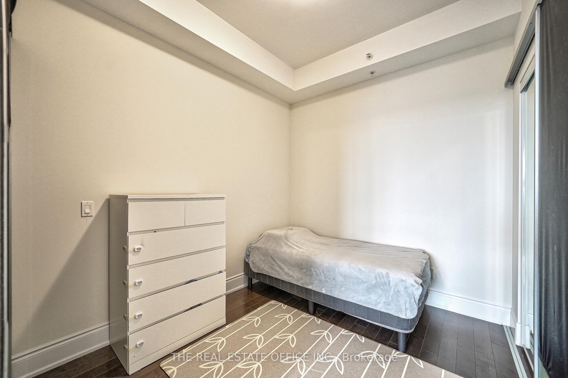 Photo 5 of Unit 916, 23 Glebe Road W, Toronto, Yonge-Eglinton — HOMEH