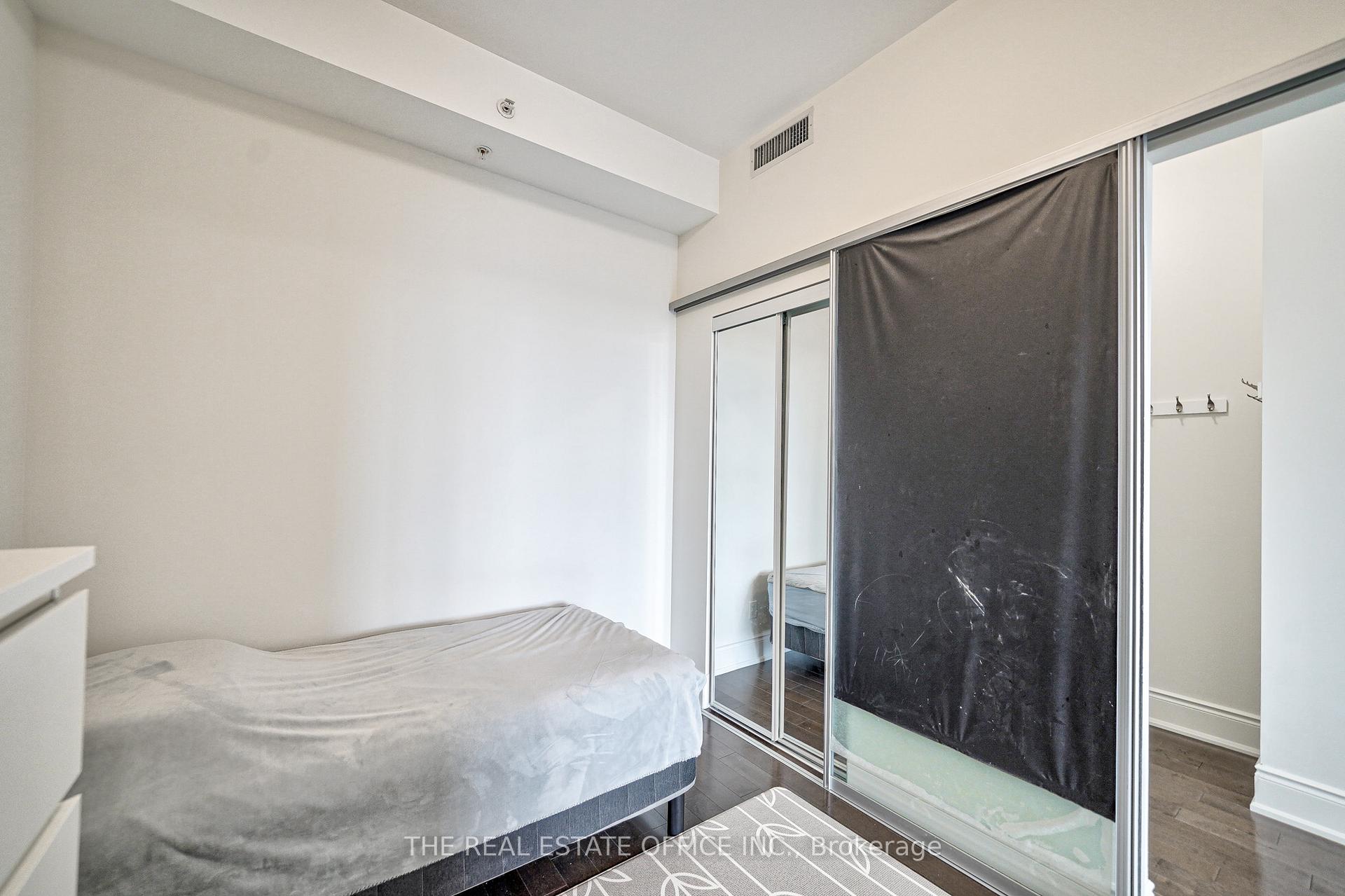 Photo 6 of Unit 916, 23 Glebe Road W, Toronto, Yonge-Eglinton — HOMEH