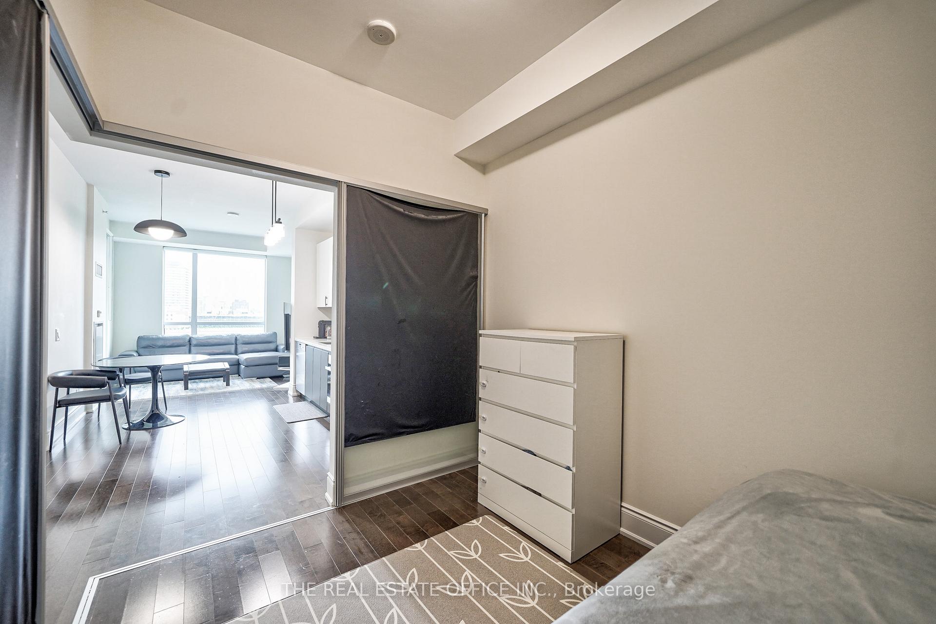 Photo 7 of Unit 916, 23 Glebe Road W, Toronto, Yonge-Eglinton — HOMEH