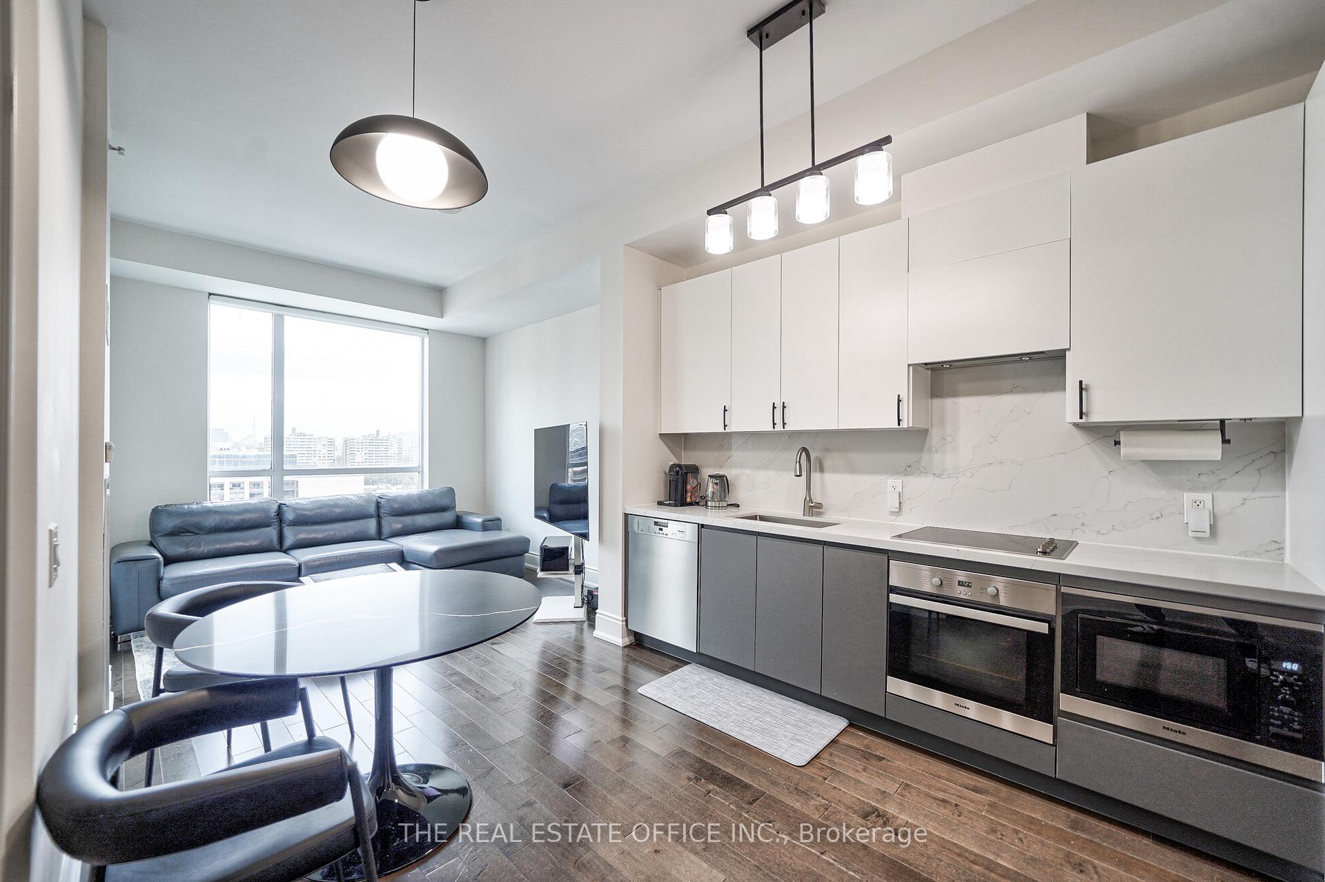 Photo 10 of Unit 916, 23 Glebe Road W, Toronto, Yonge-Eglinton — HOMEH
