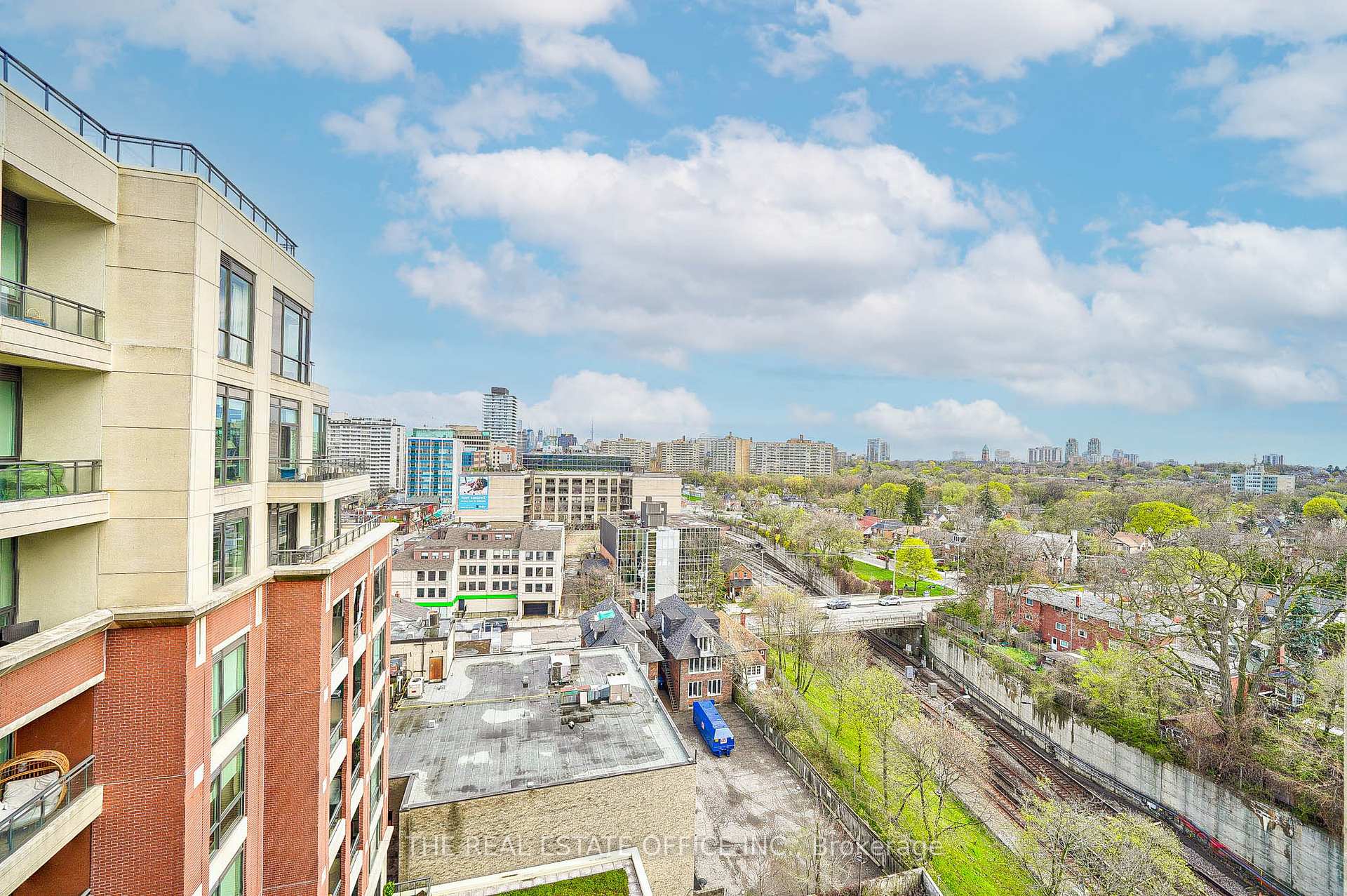 Photo 30 of Unit 916, 23 Glebe Road W, Toronto, Yonge-Eglinton — HOMEH