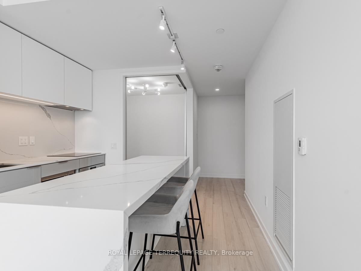 Photo 6 of Unit 2605, 33 Helendale Avenue, Toronto, Yonge-Eglinton — HOMEH